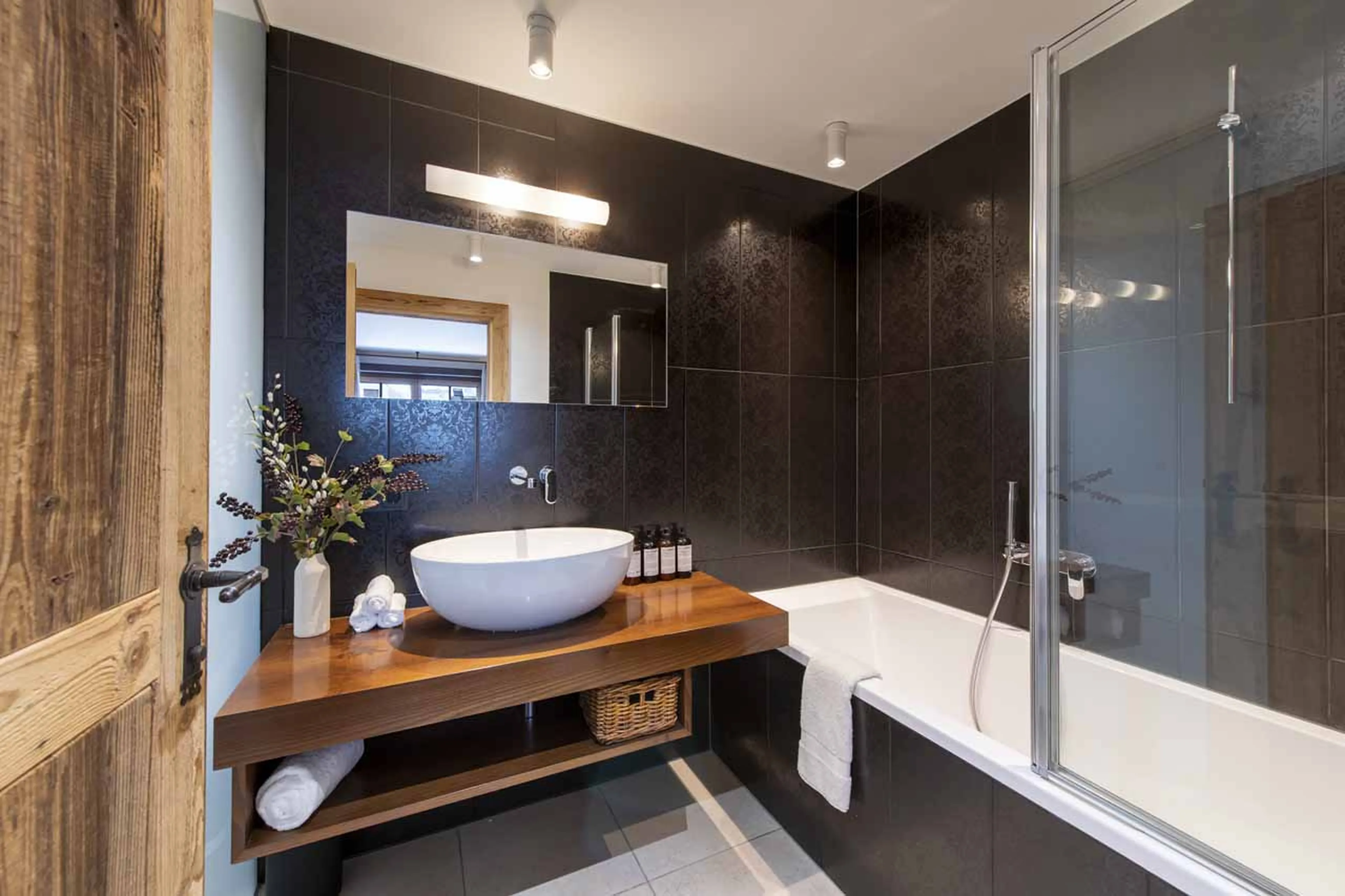 Bathroom five at Kikombe Lodge in St Anton