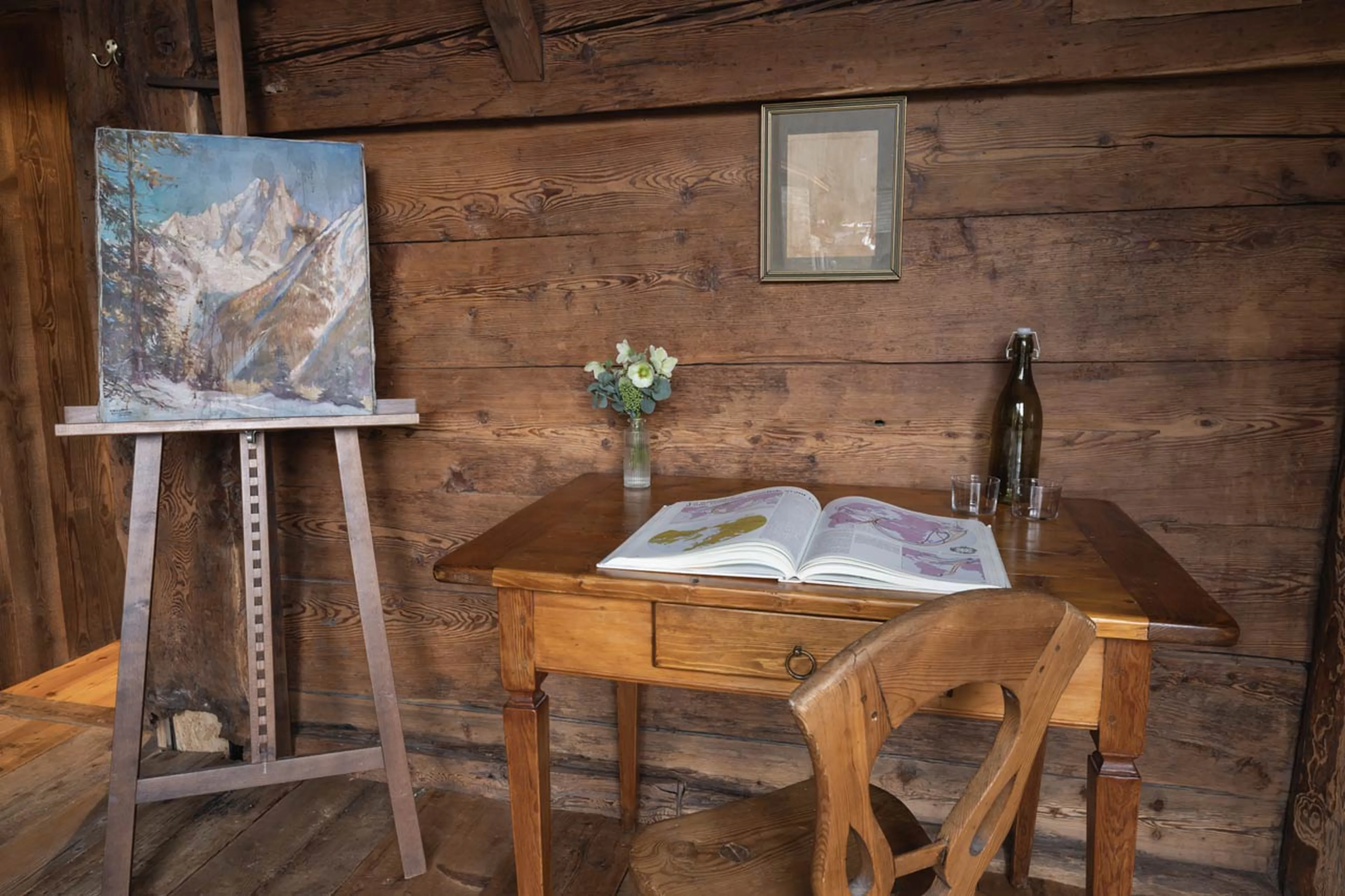 Desk in bedrooms four of La Ferme des Frasserands, Chamonix