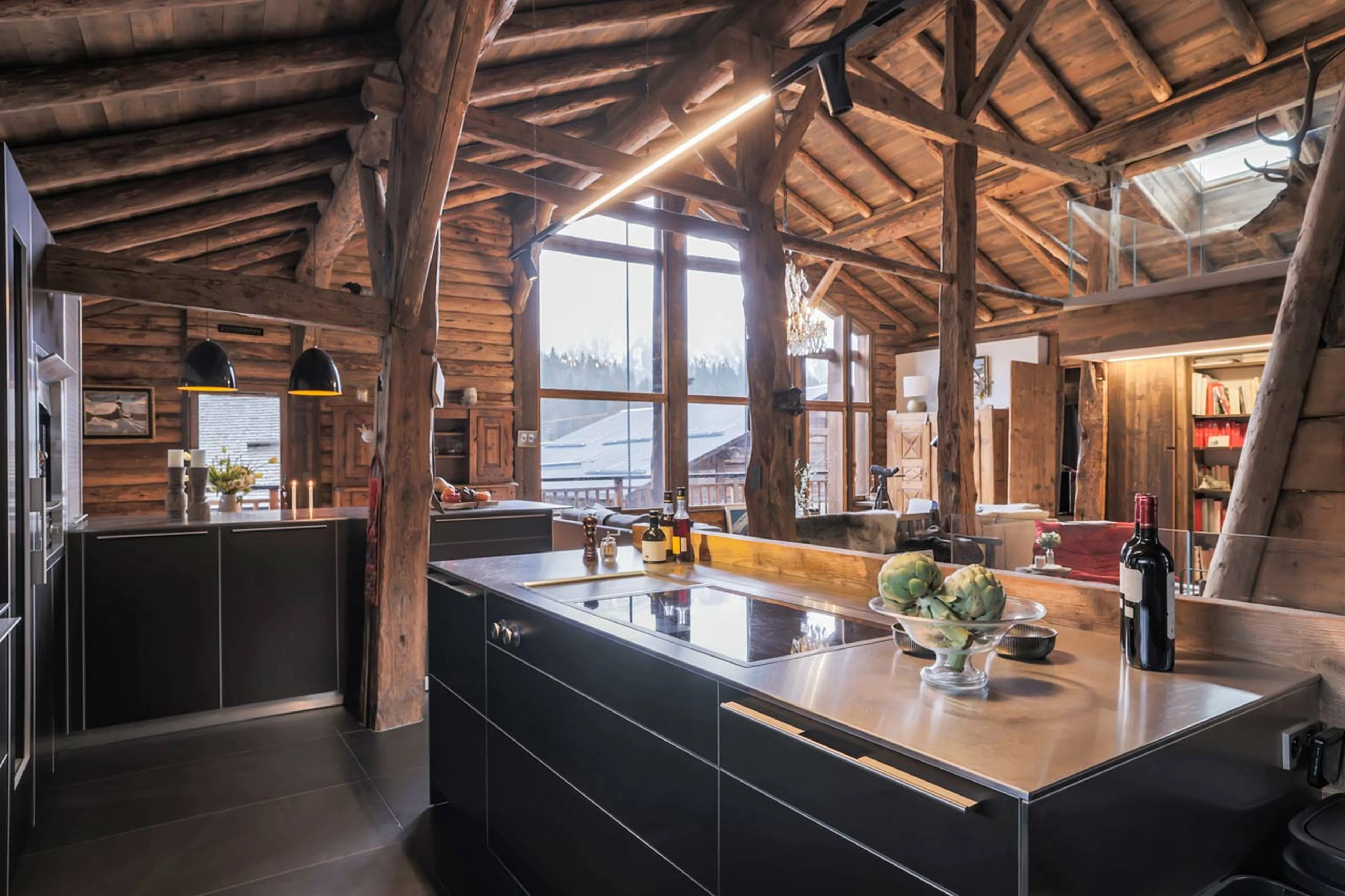 Kitchen island in La Ferme des Frasserands, Chamonix