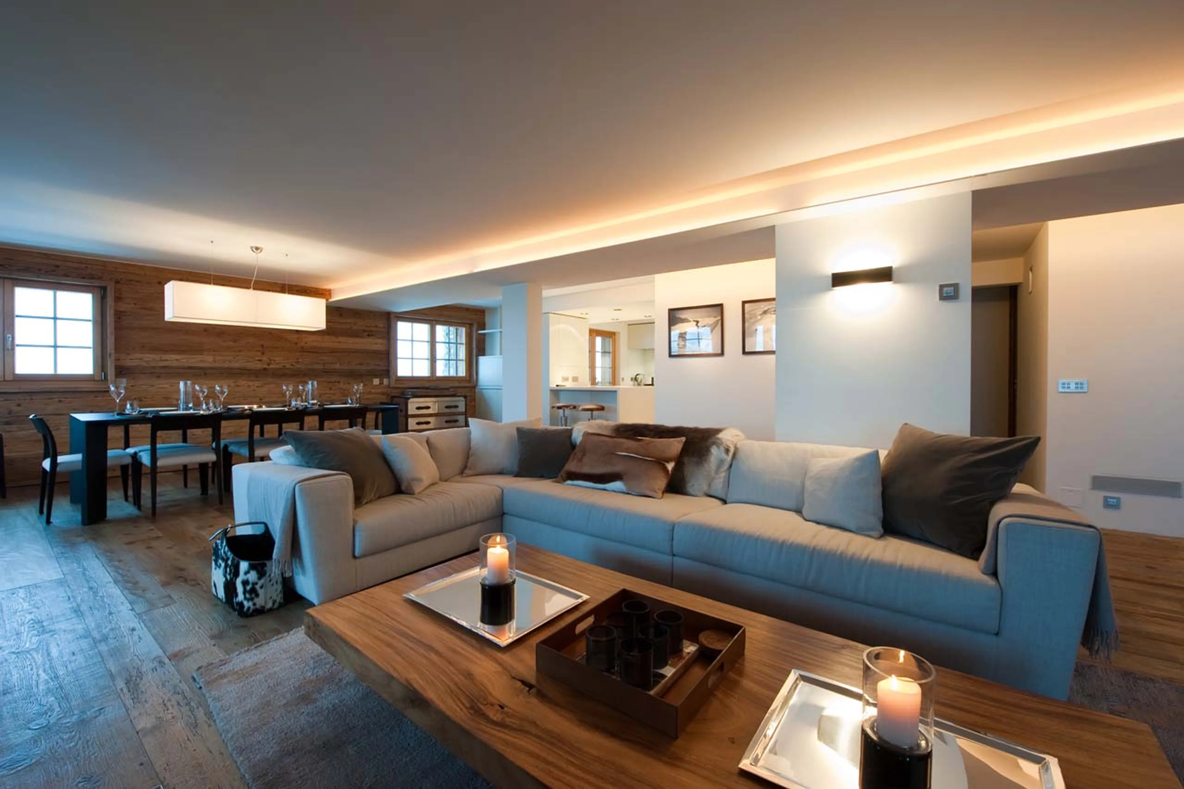 Sofas and dining area in La Vallée Blanche in Verbier