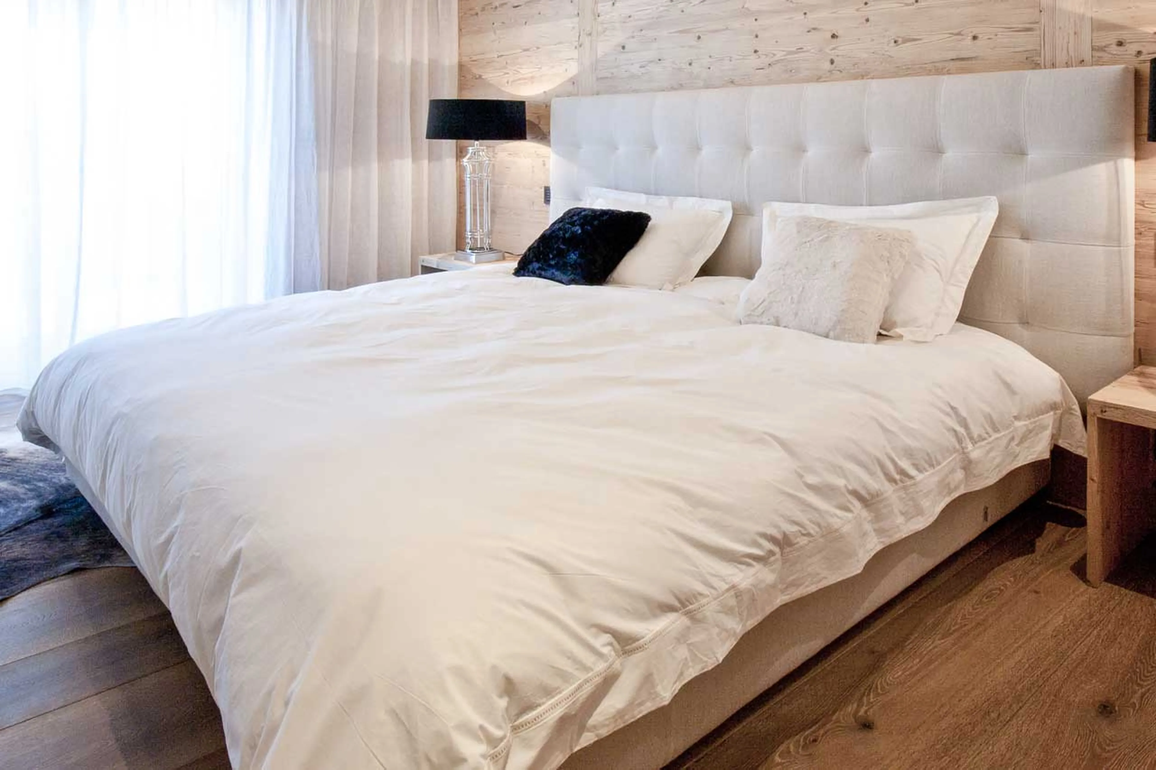 Double bedroom at Apartment Le Cerf Rouge in Rougemont