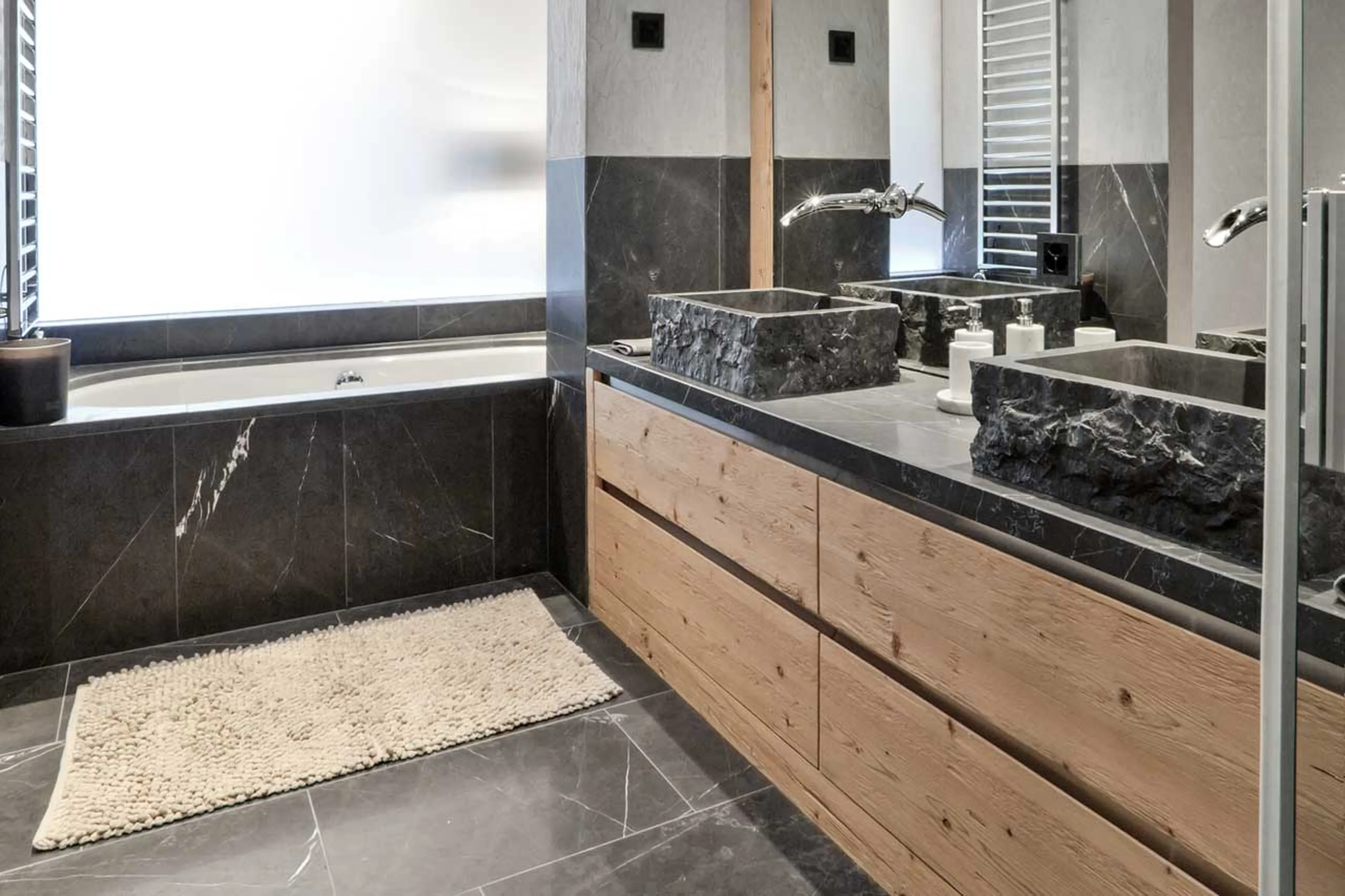 Bathtub at Apartment Le Cerf Rouge in Rougemont