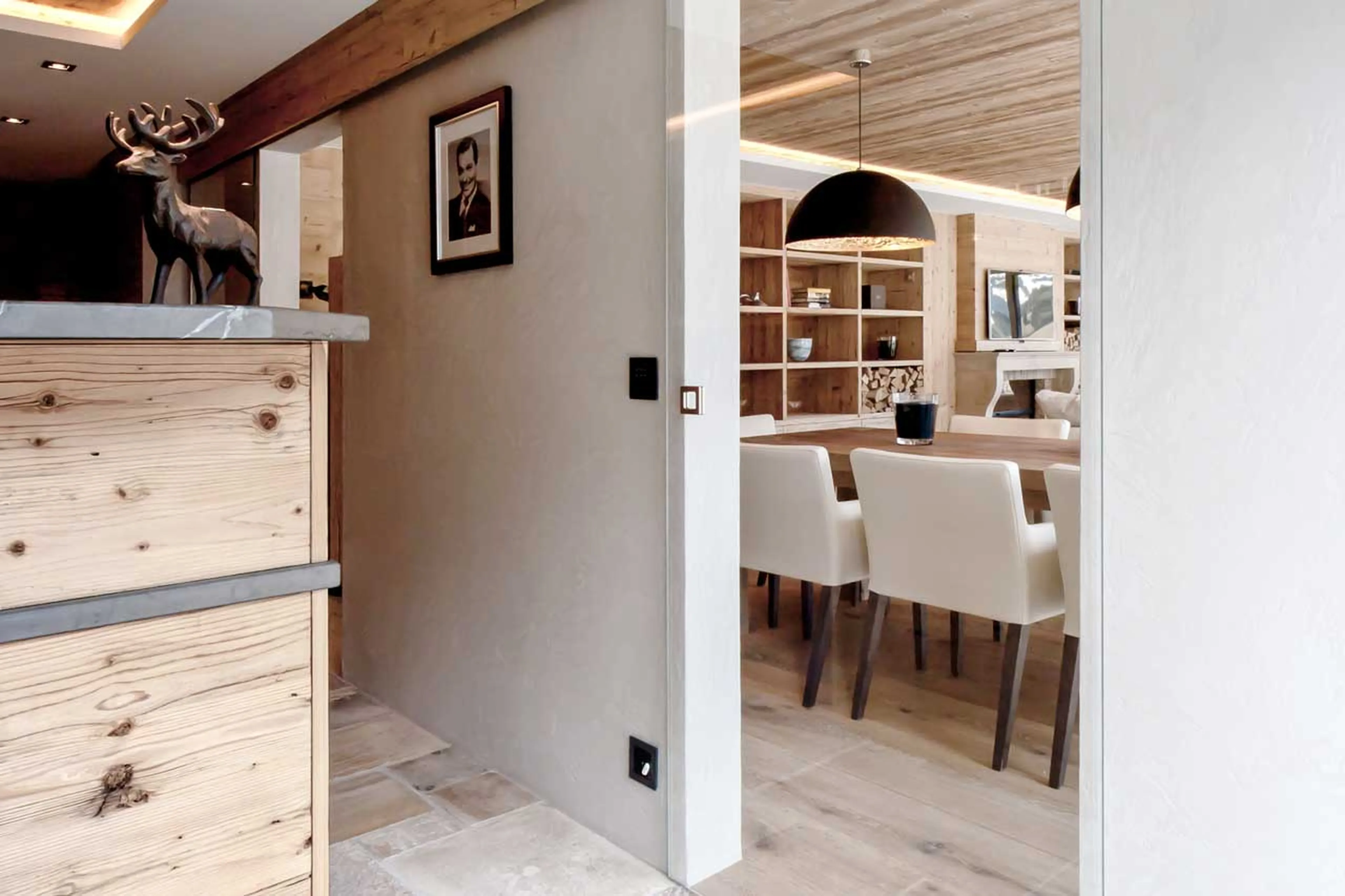 Dining table at Apartment Le Cerf Rouge in Rougemont