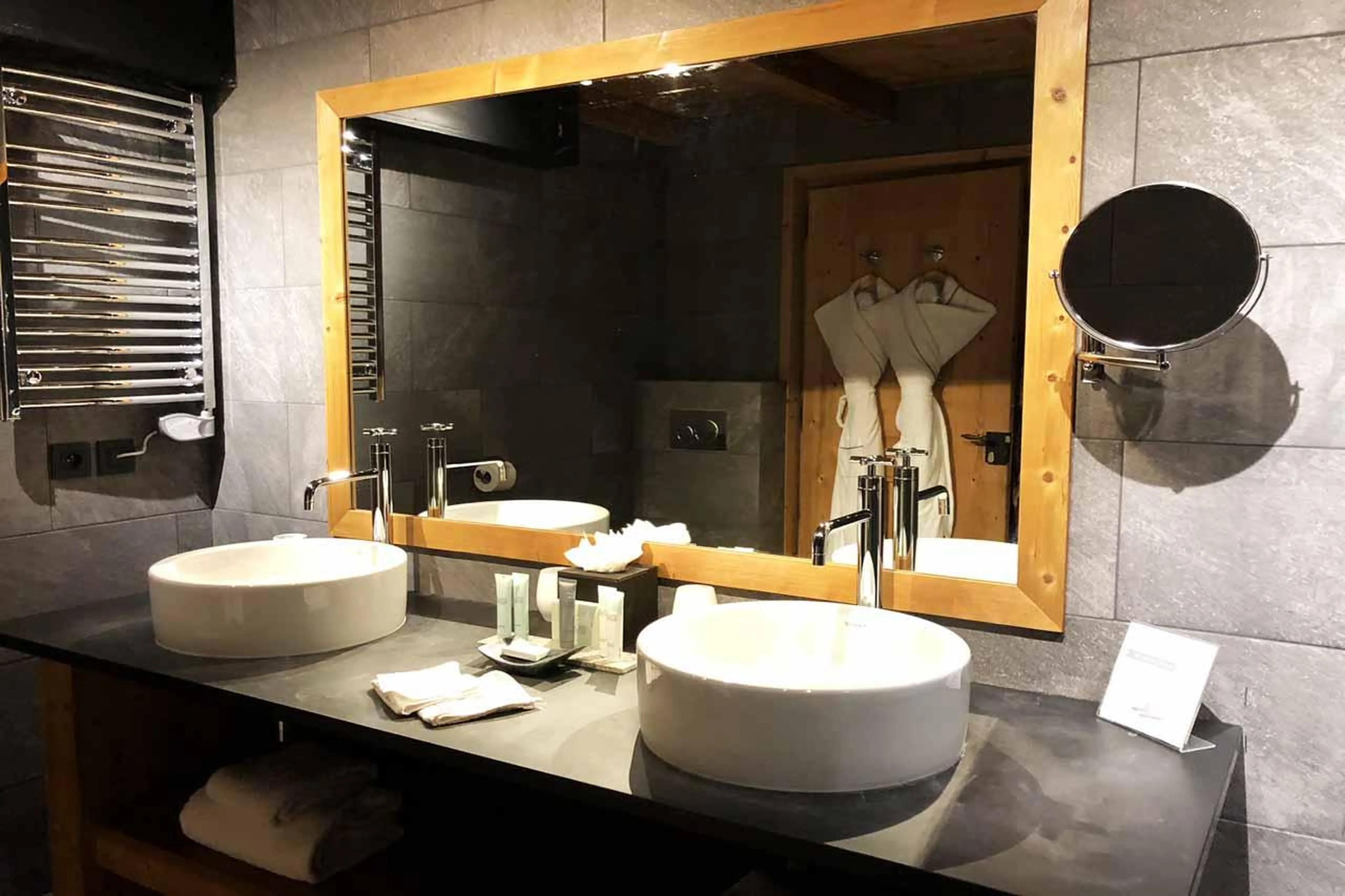 En-suite with double basin at Chalet des Fermes in Megeve
