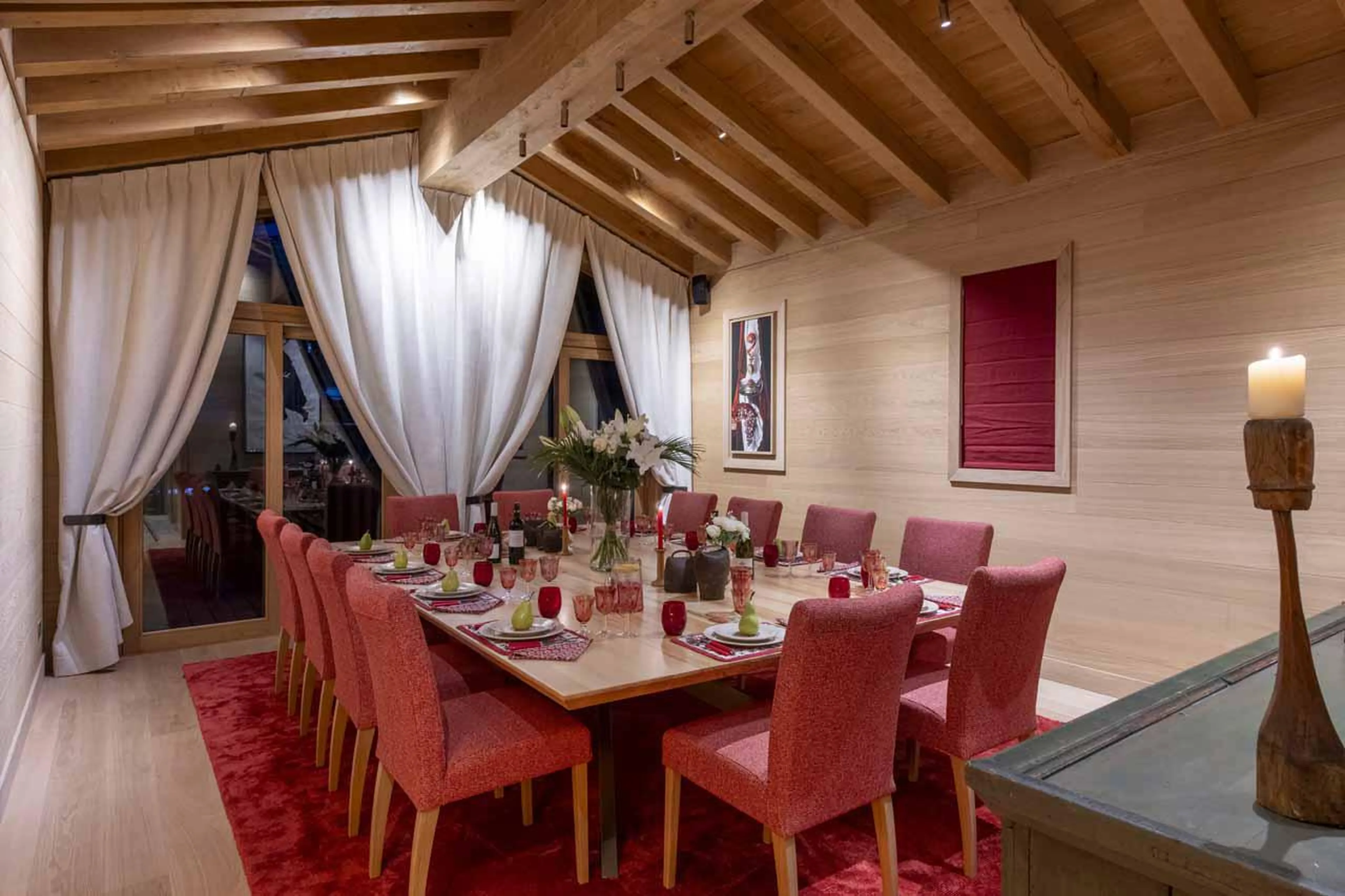 Dining table seating up to 14 guests in Lord of Snow, Courchevel 1850