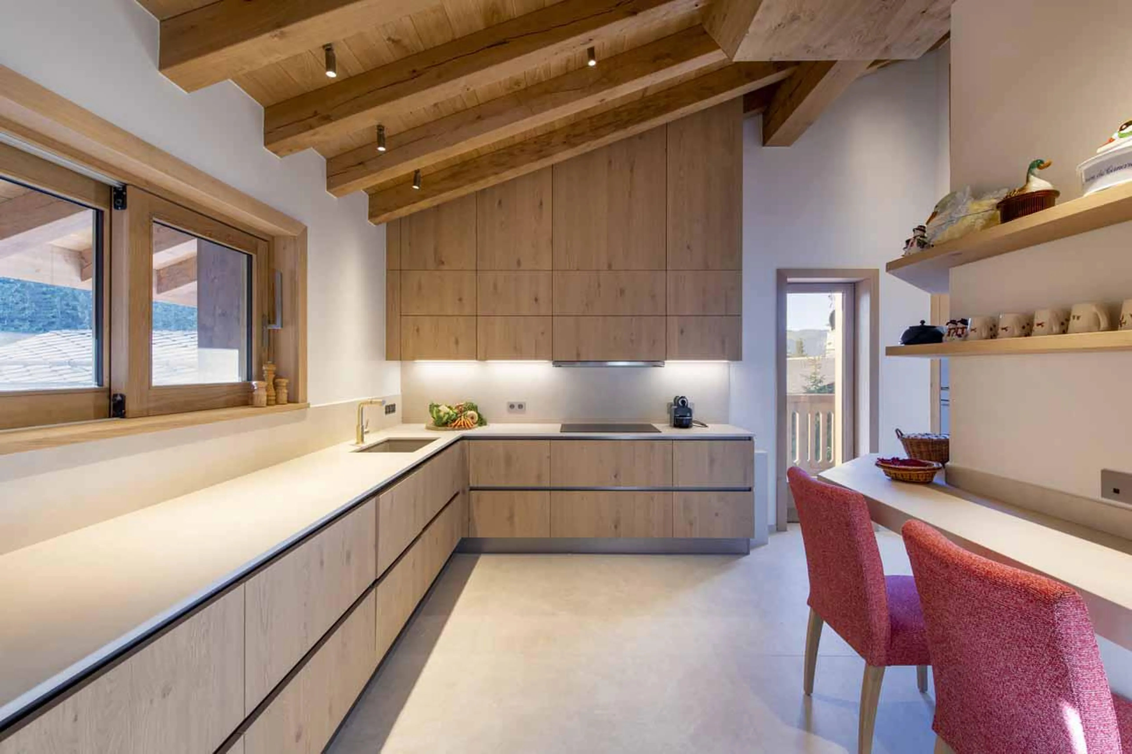 Spacious kitchen with breakfast bar in Lord of Snow, Courchevel 1850