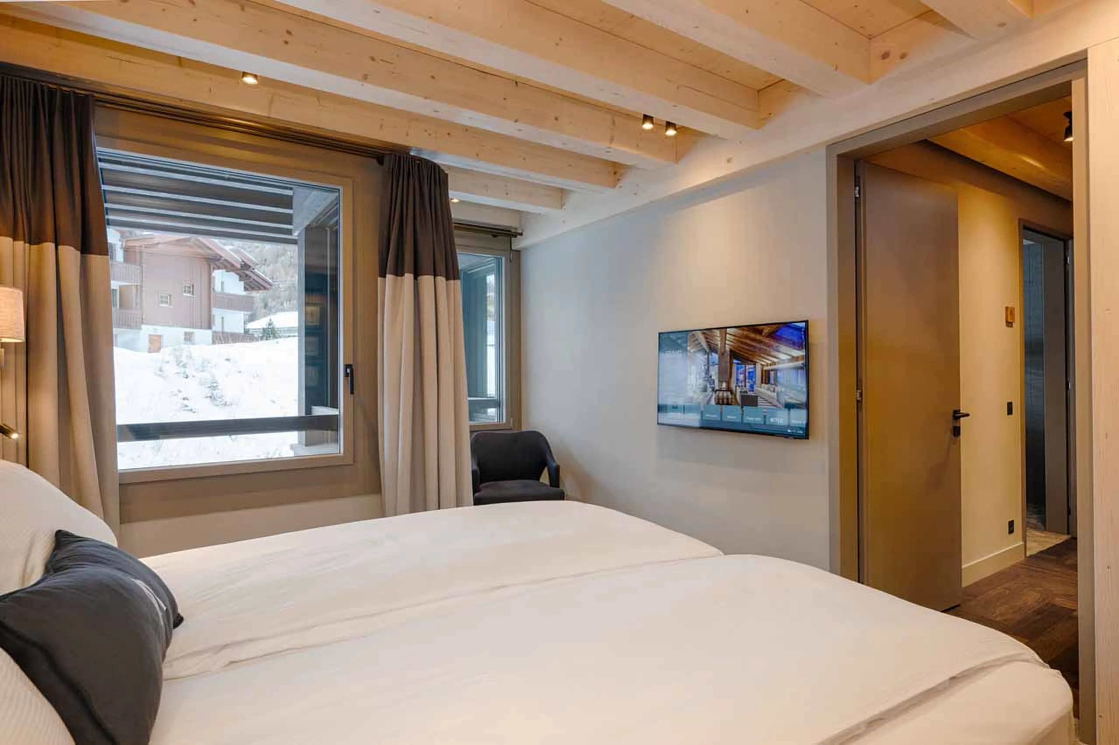 Bedroom 4 at Lyskamm Lodge in Zermatt
