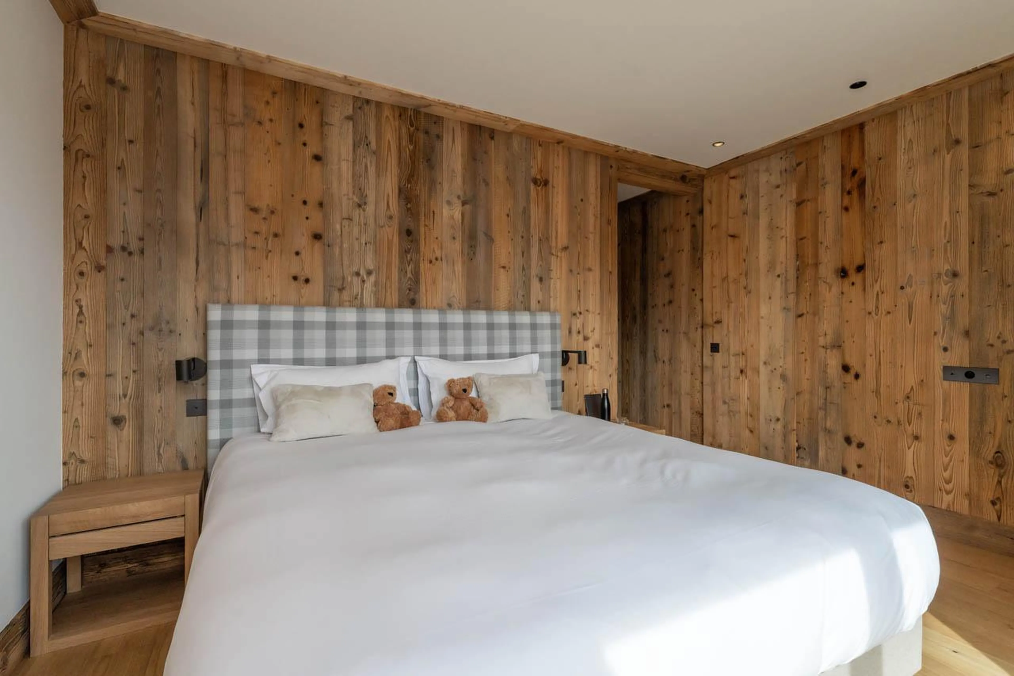 Bright and spacious bedroom at Apartment Manej 4 in Courchevel 1850