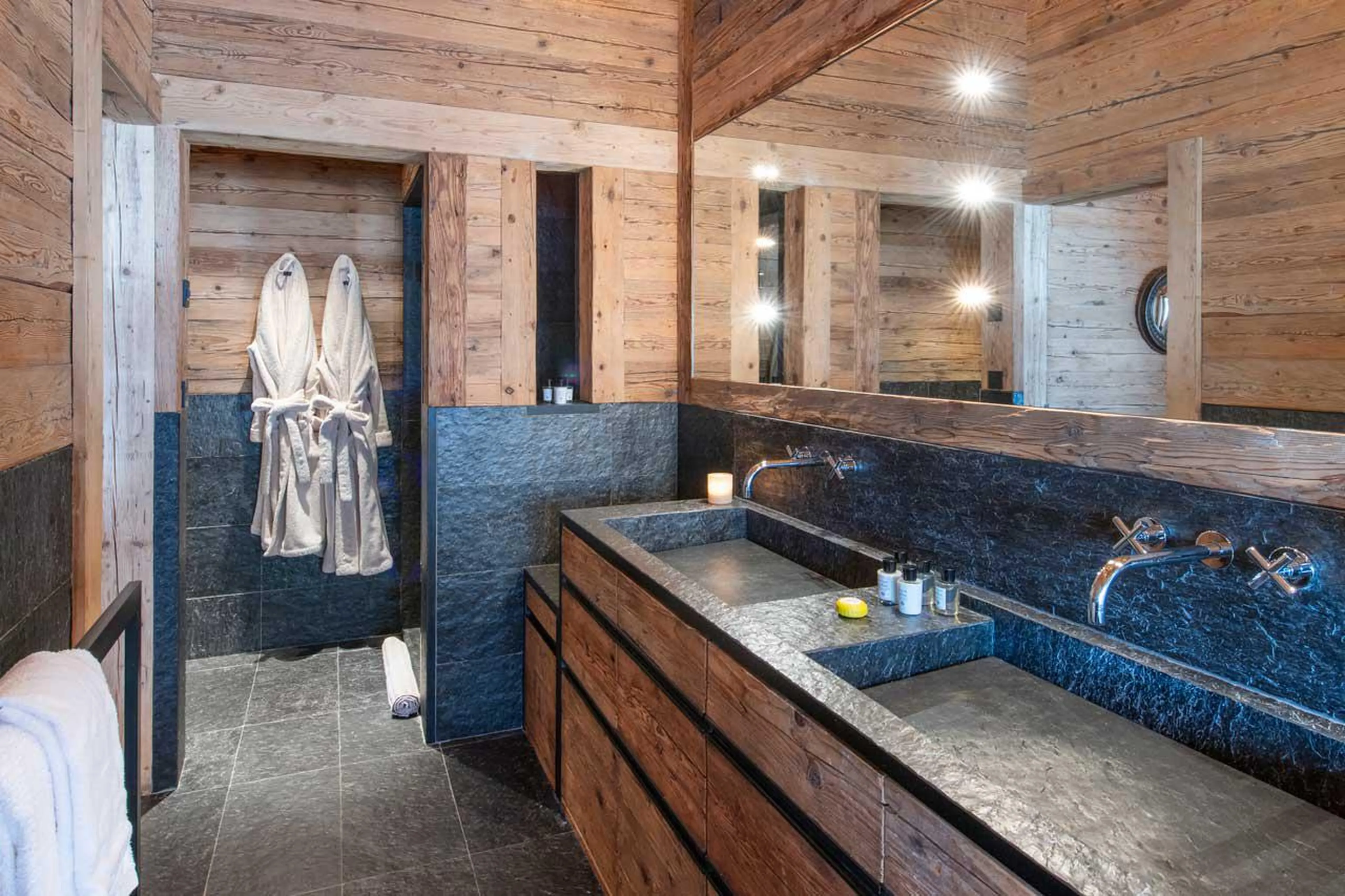 En-suite bathroom at Marmotte Penthouse in Verbier