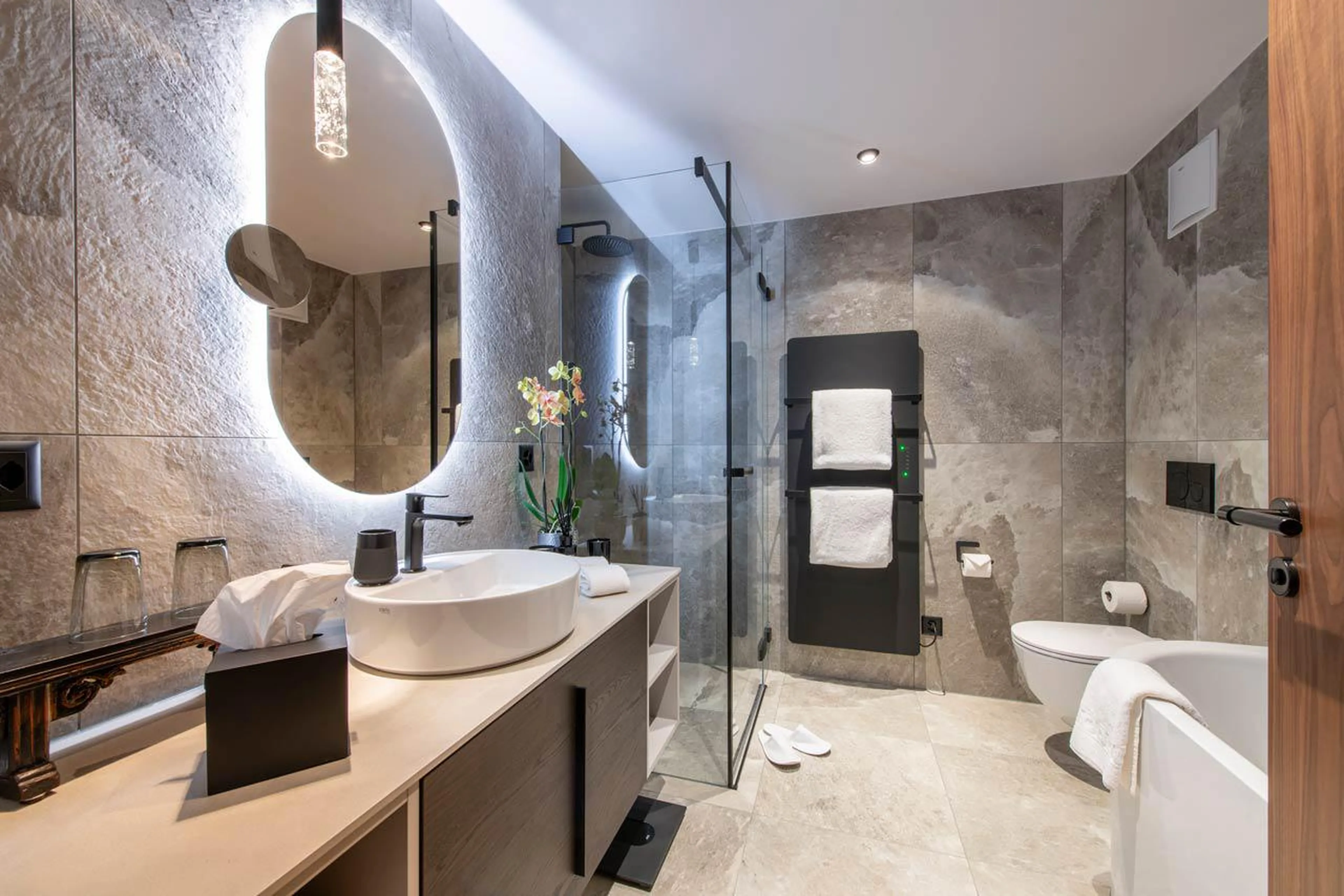 En-suite bathroom three in Matterhorn Penthouse, Zermatt