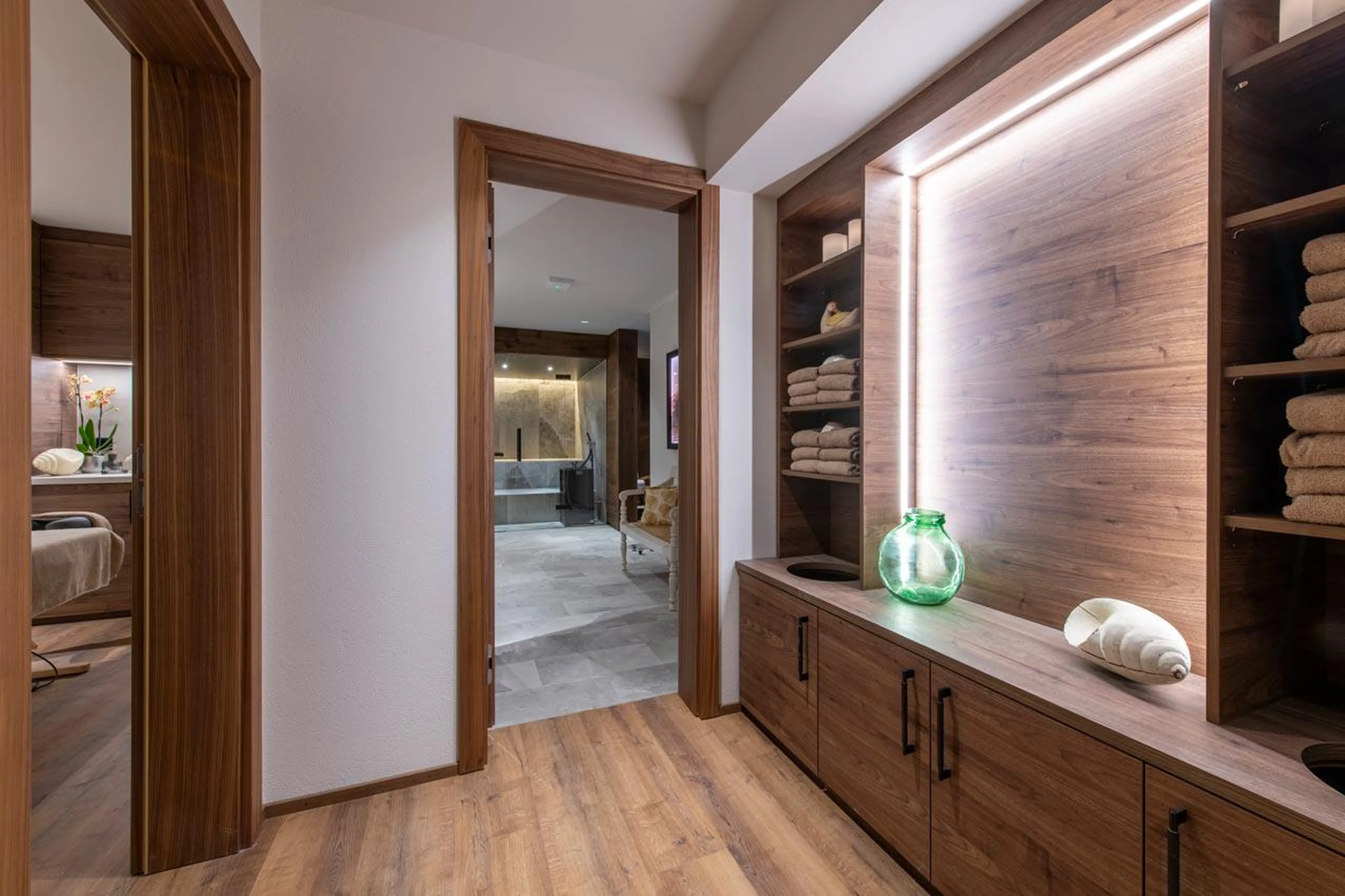 Hallway in spa  of Sierrahaus of Matterhorn Penthouse, Zermatt