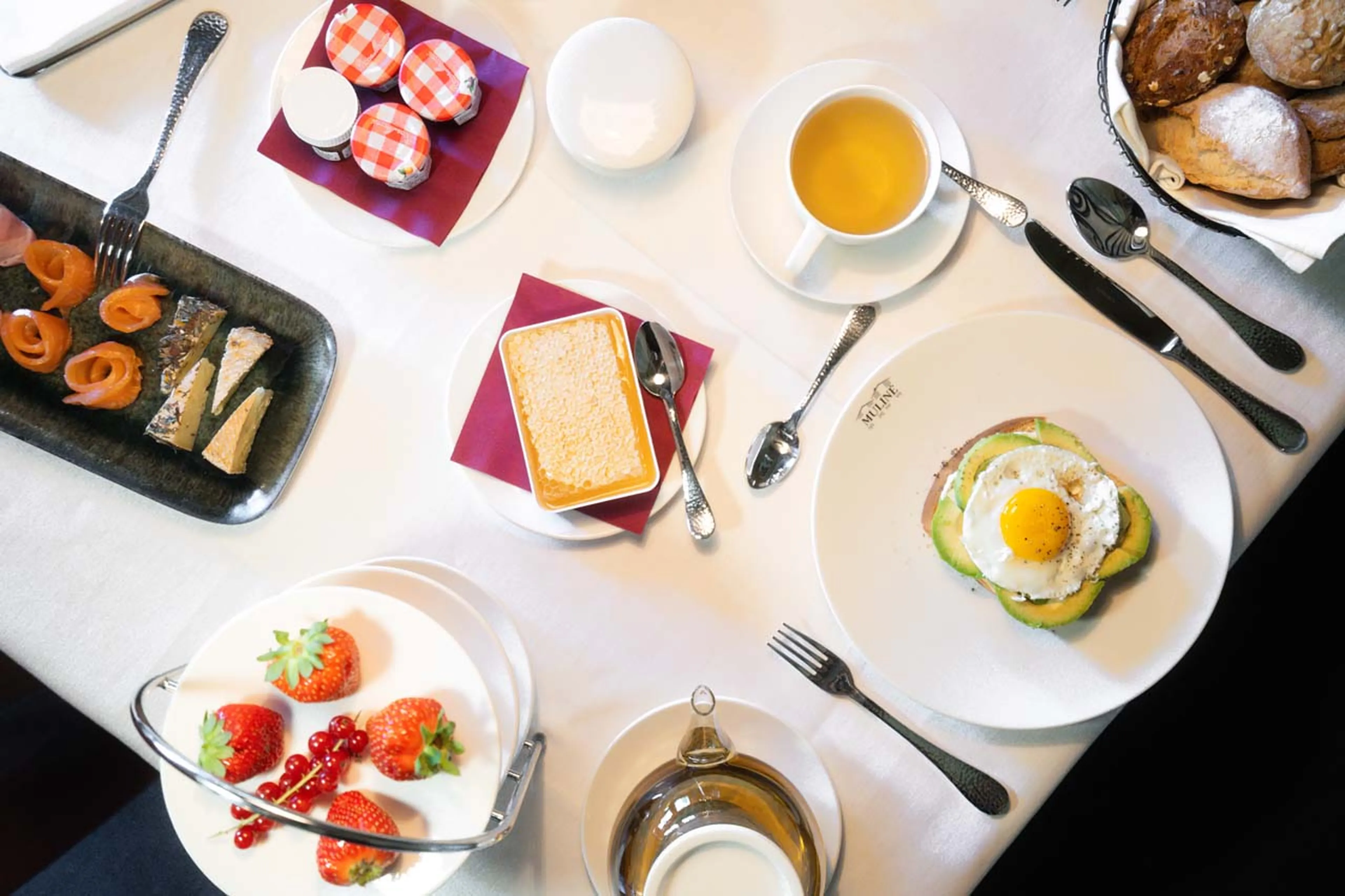 Breakfast buffet at Muline Lodge in Selva