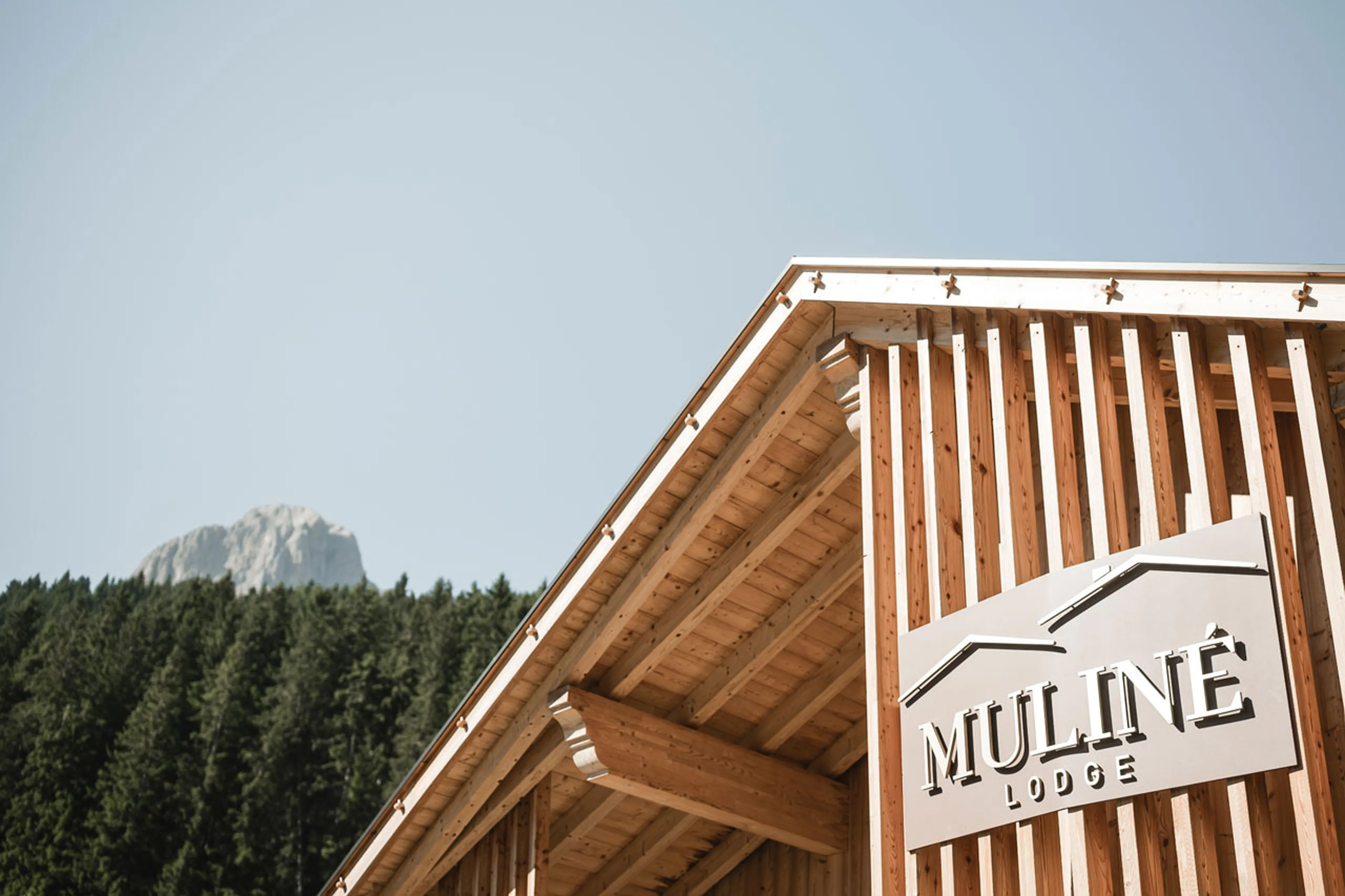 Exterior of Muline Lodge in Selva