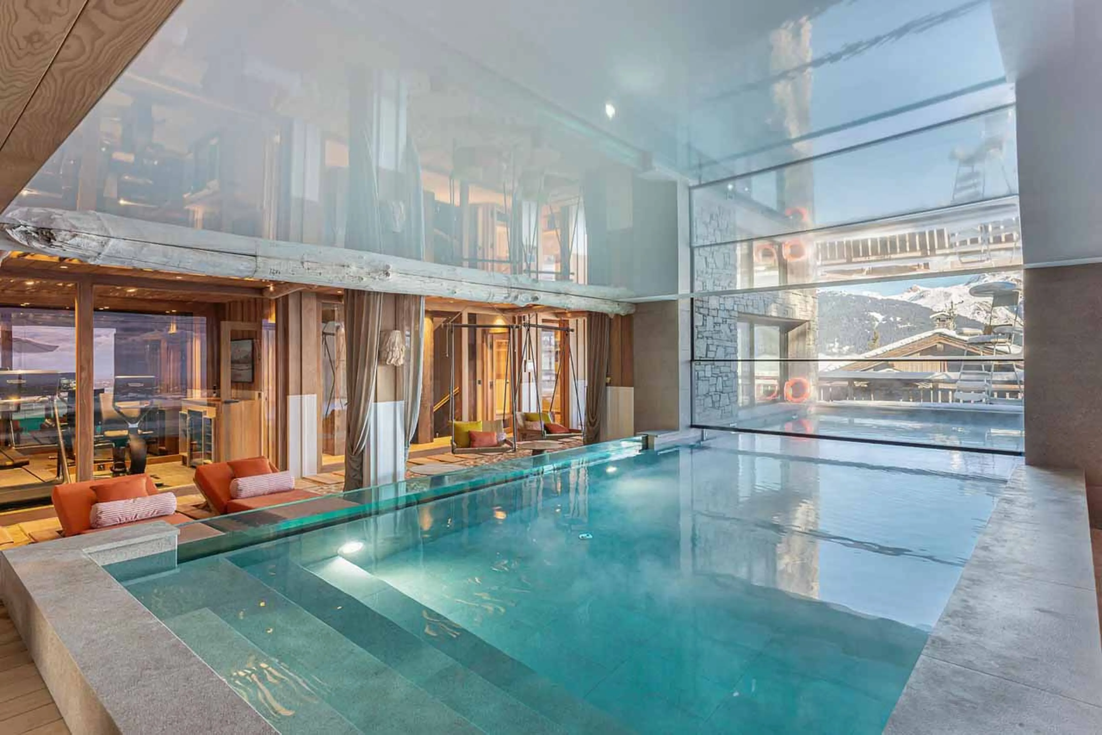 Indoor-outdoor pool at Chalet White Sand in Courchevel 1550