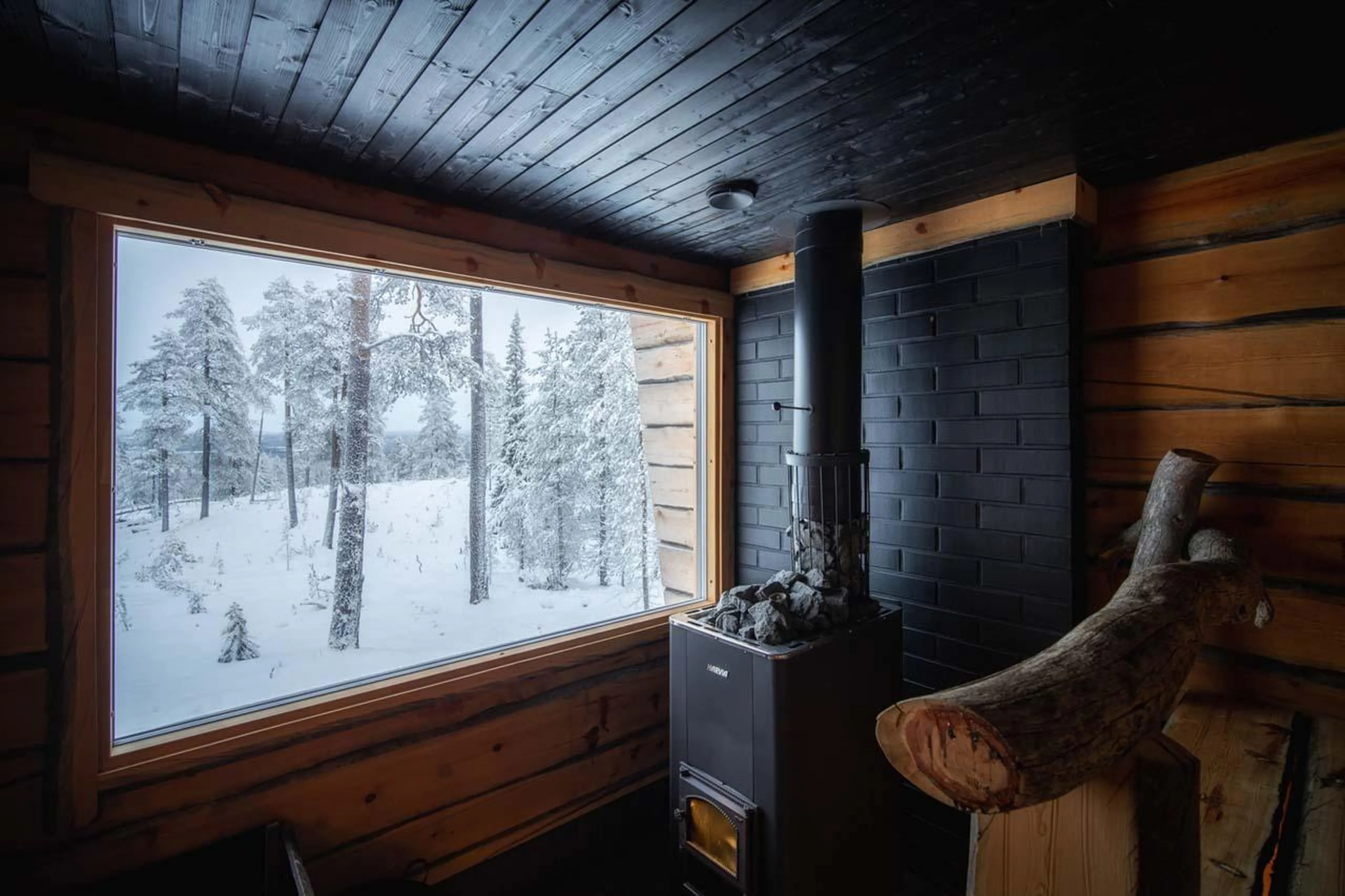 Spectacular winter view from the sauna at Octola Glass Igloo in Finland