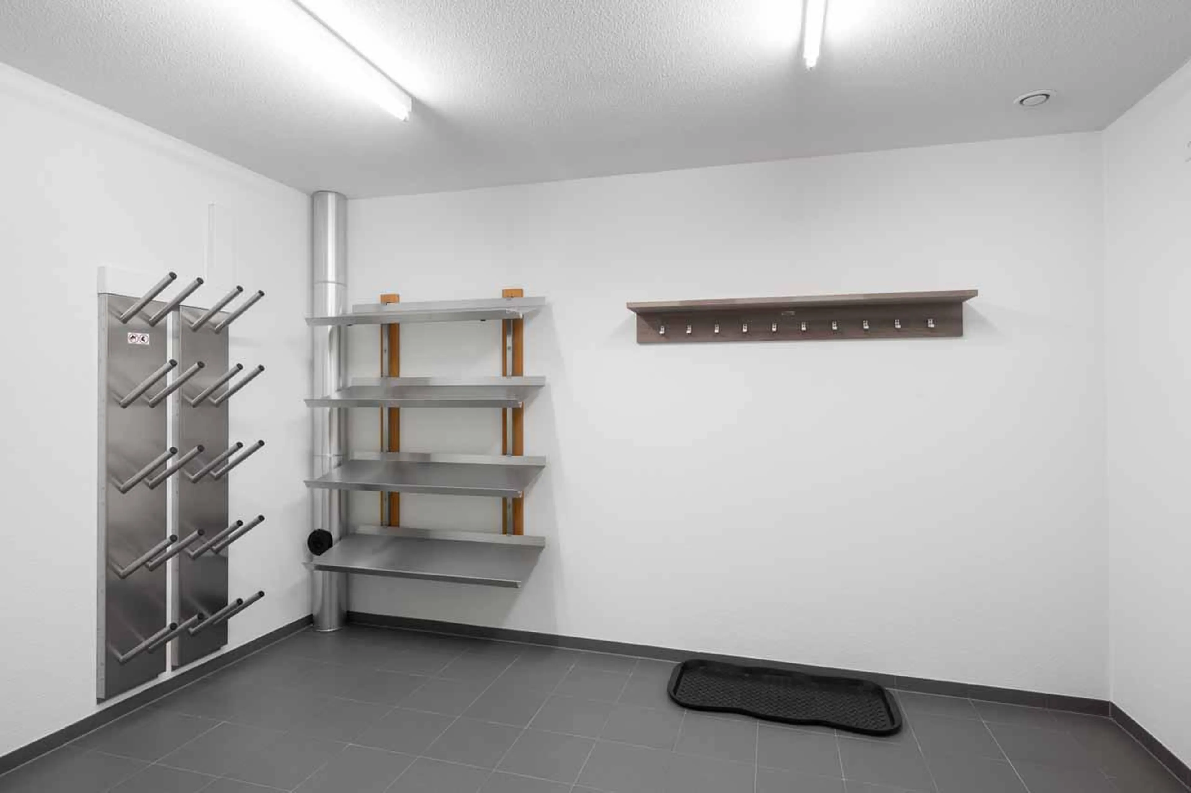 Ski storage with boot heaters at Chalet Alia in Grindelwald