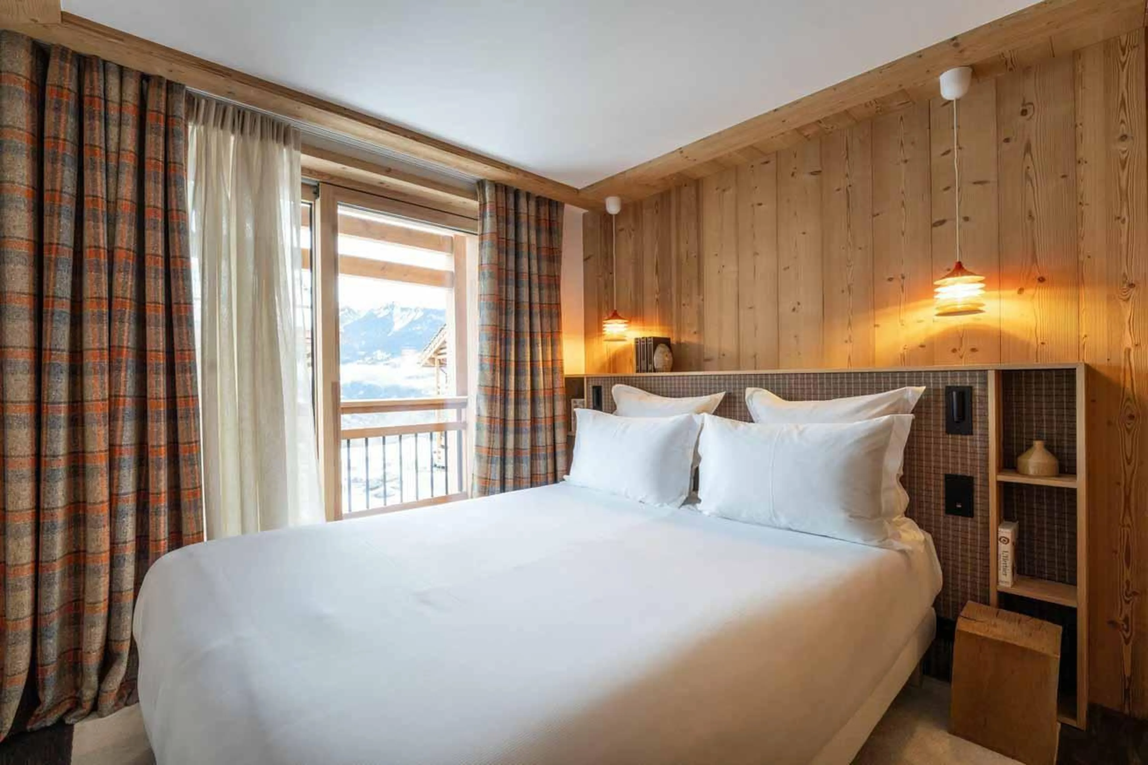 Double bedroom in Chalet Beloukha, Courchevel Le Praz