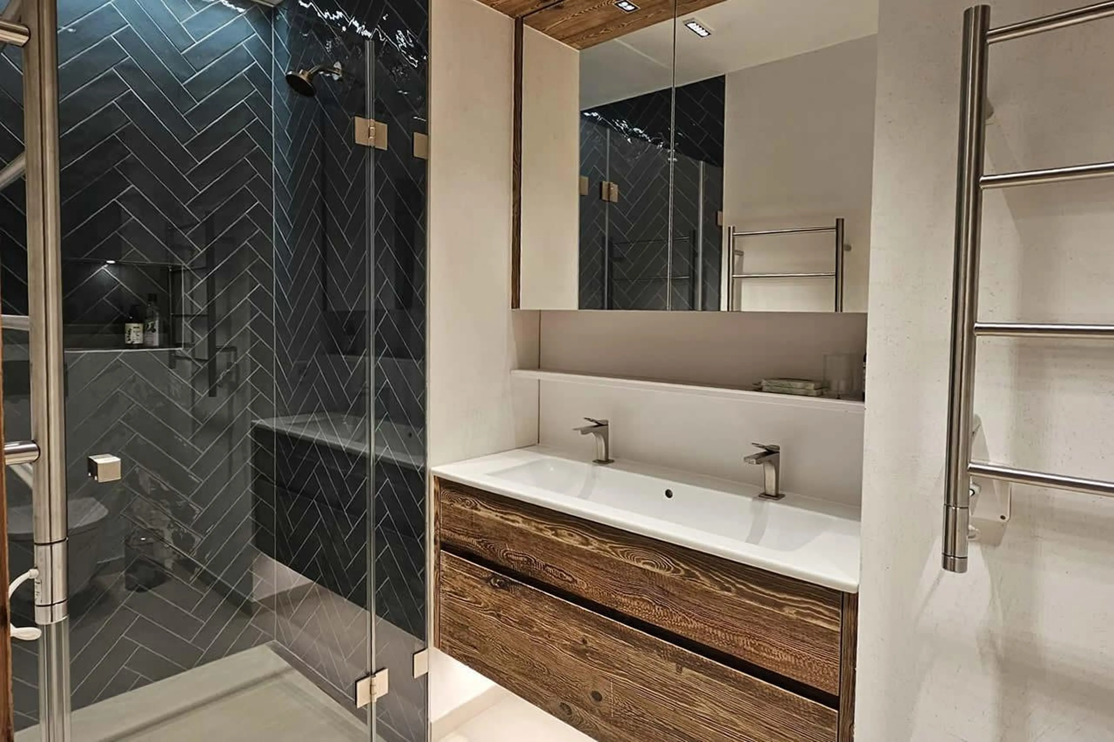 En-suite shower room at Chalet Munro in Verbier