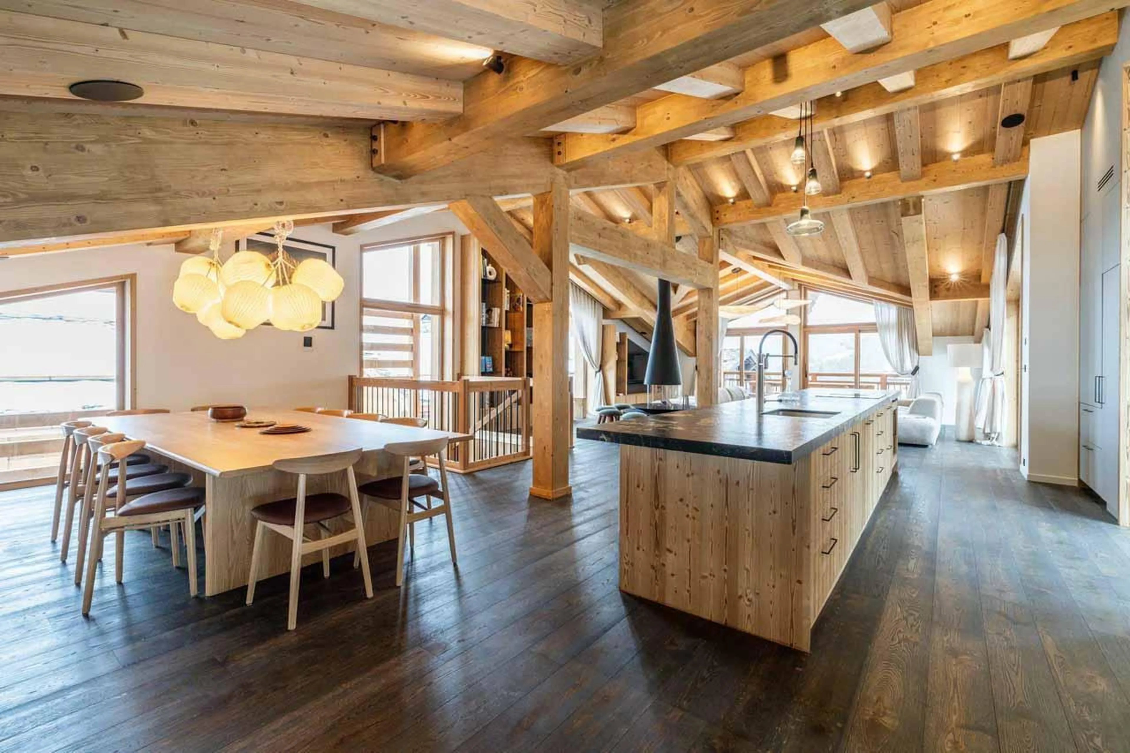 Kitchen and dining area in Chalet Beloukha, Courchevel Le Praz