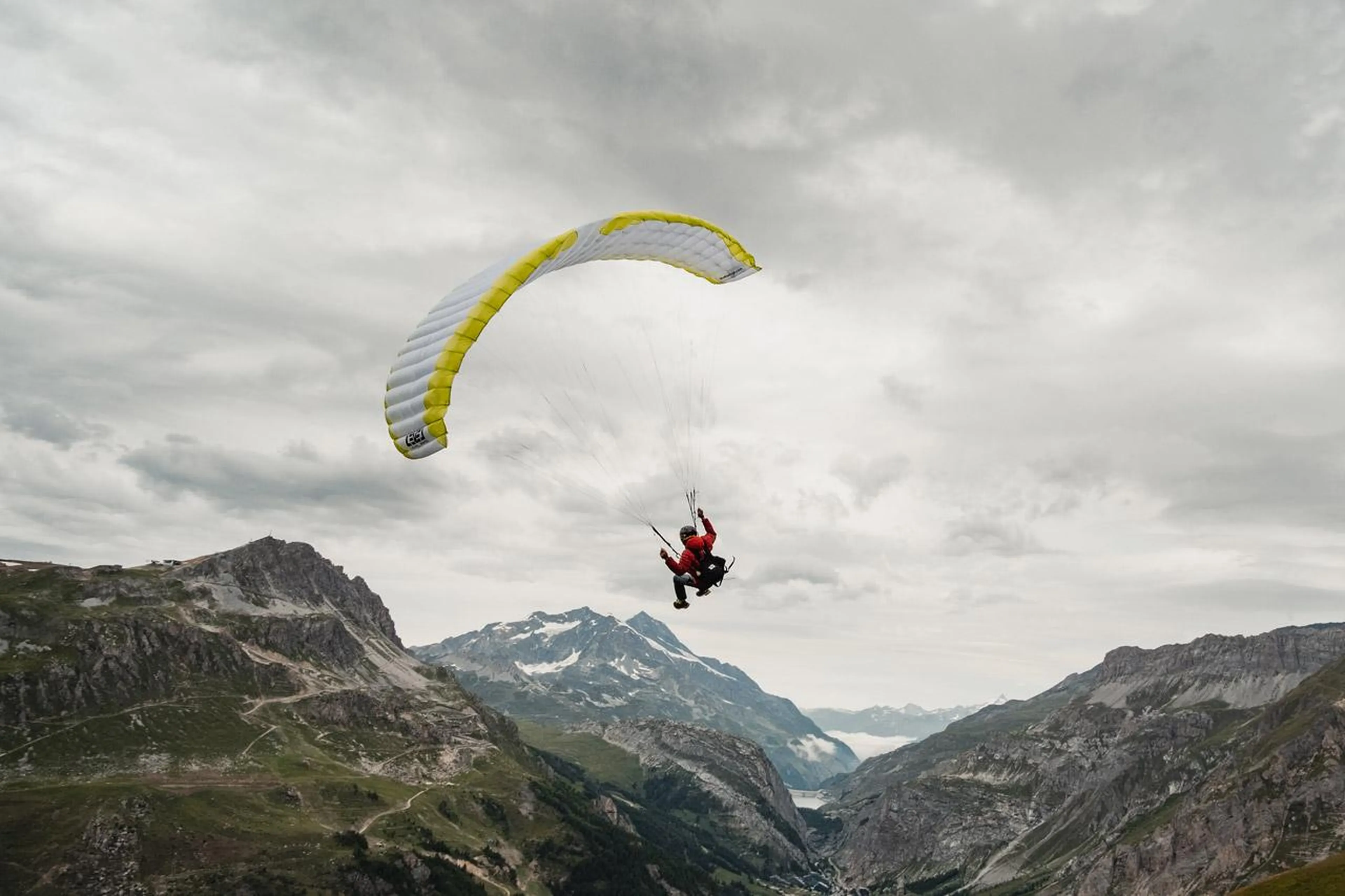 Paragliding in Val d'Isere