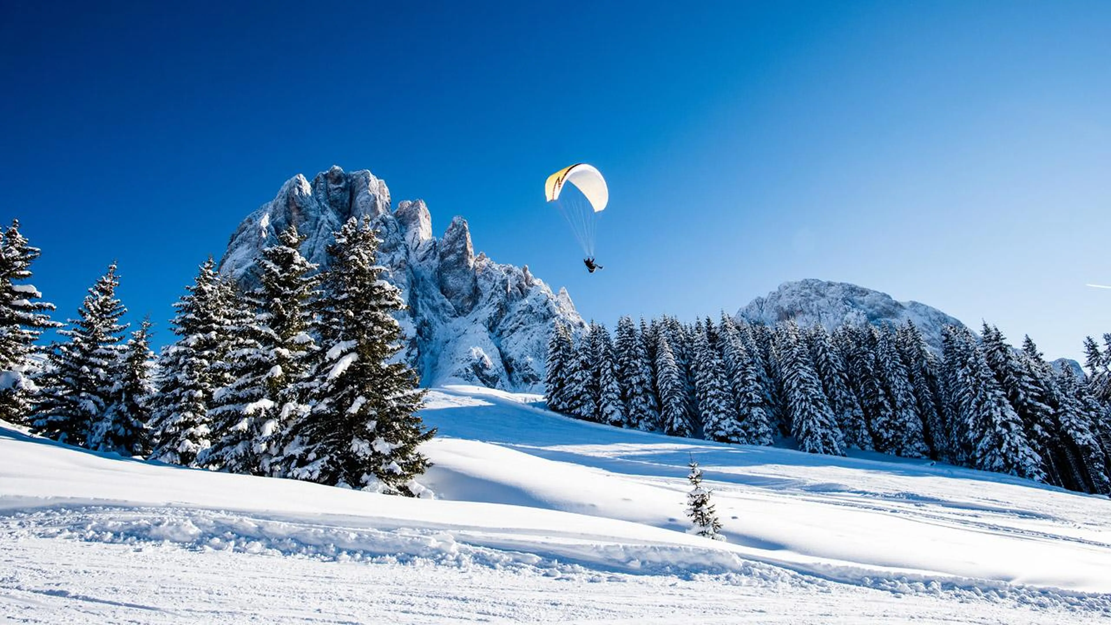 Paragliding in Val Gardena