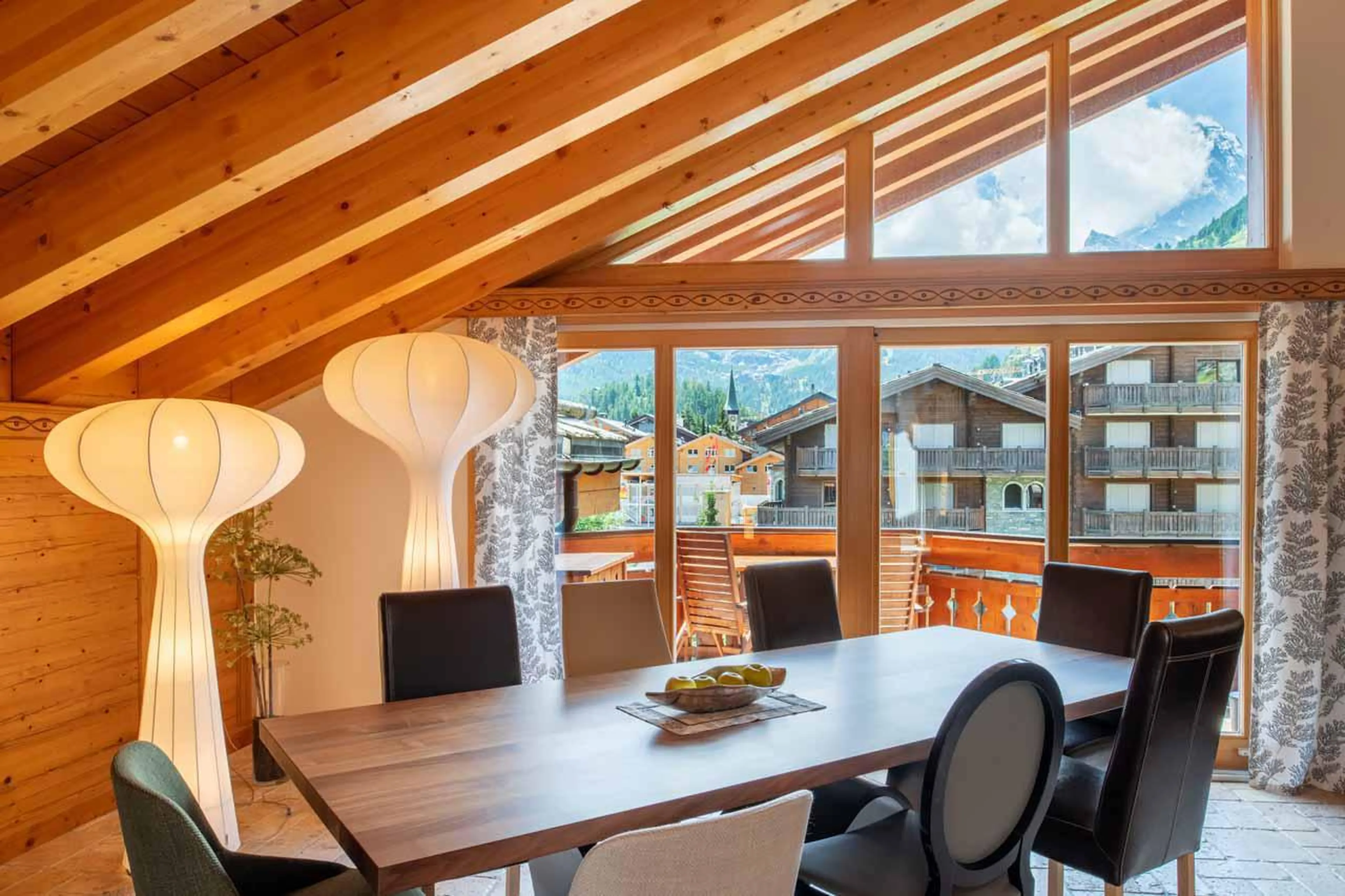Dining area at Penthouse Annyvonne in Zermatt