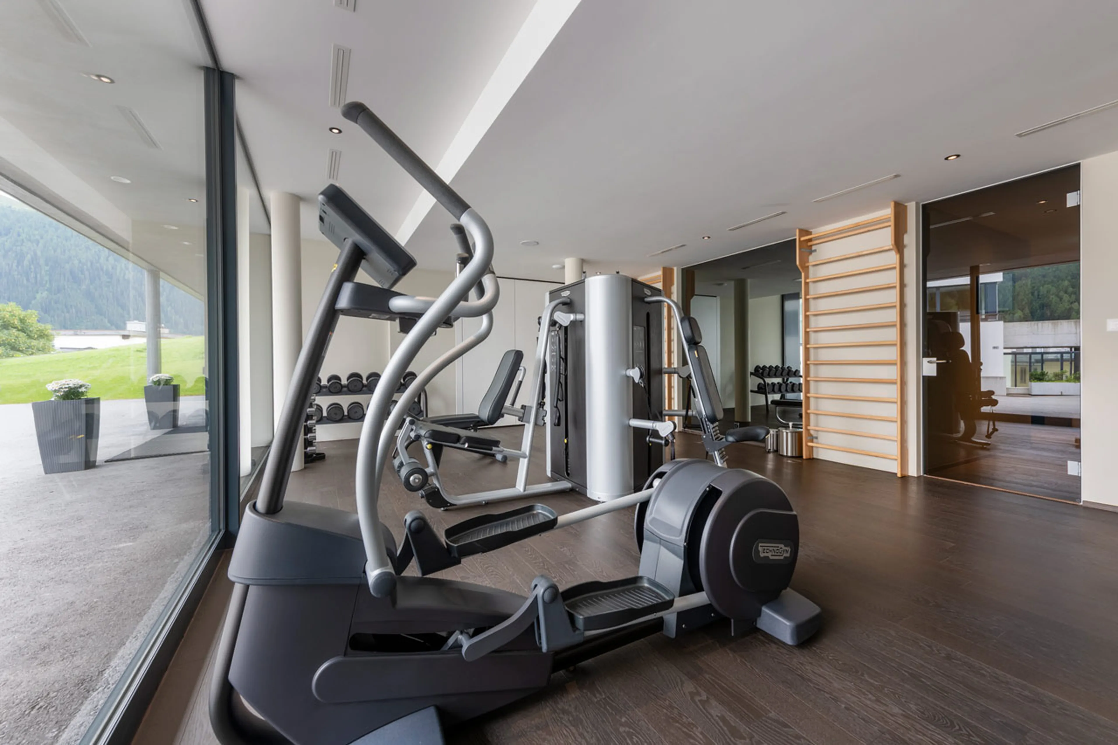 Shared gym at Penthouse Attica in Davos