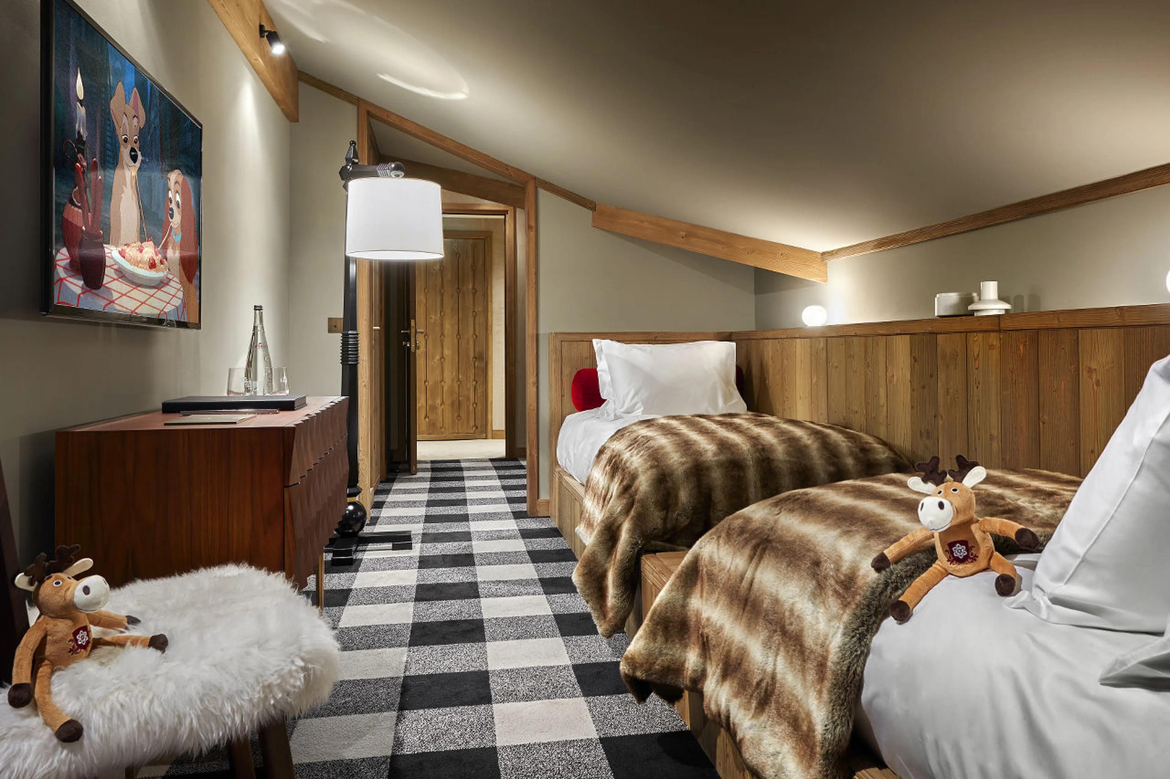 Twin beds suitable for children in Penthouse de L’ Apogée in Courchevel 1850