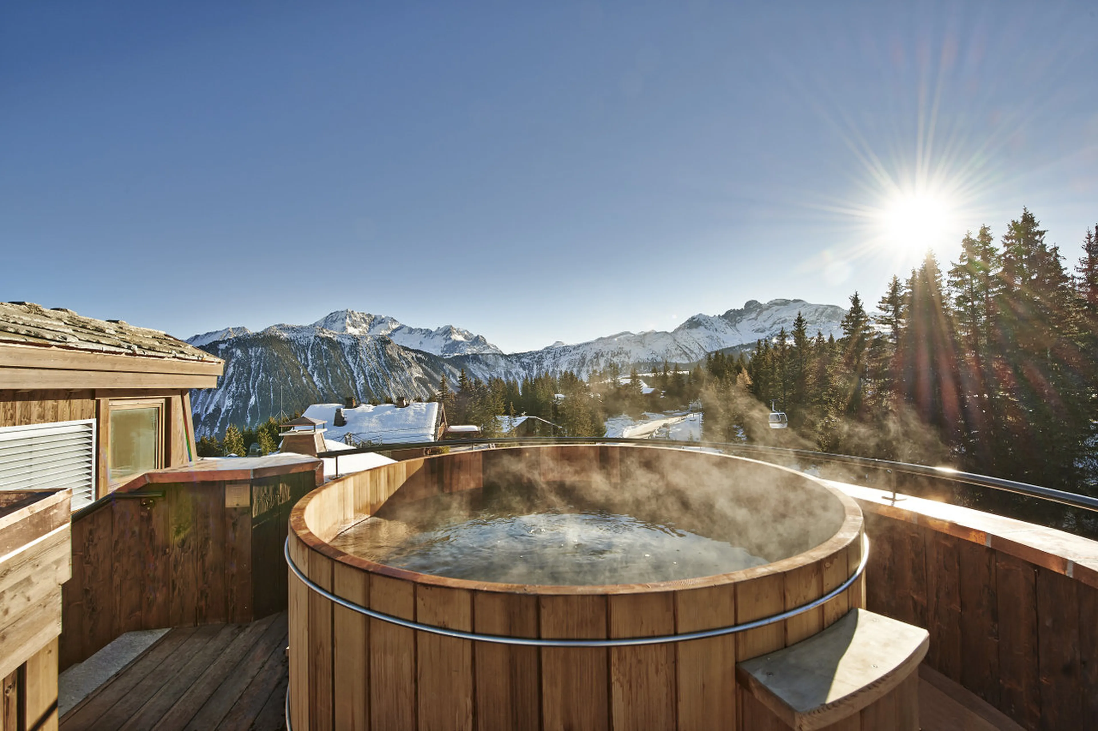 Rooftop hot tub of Penthouse de L’ Apogée in Courchevel 1850