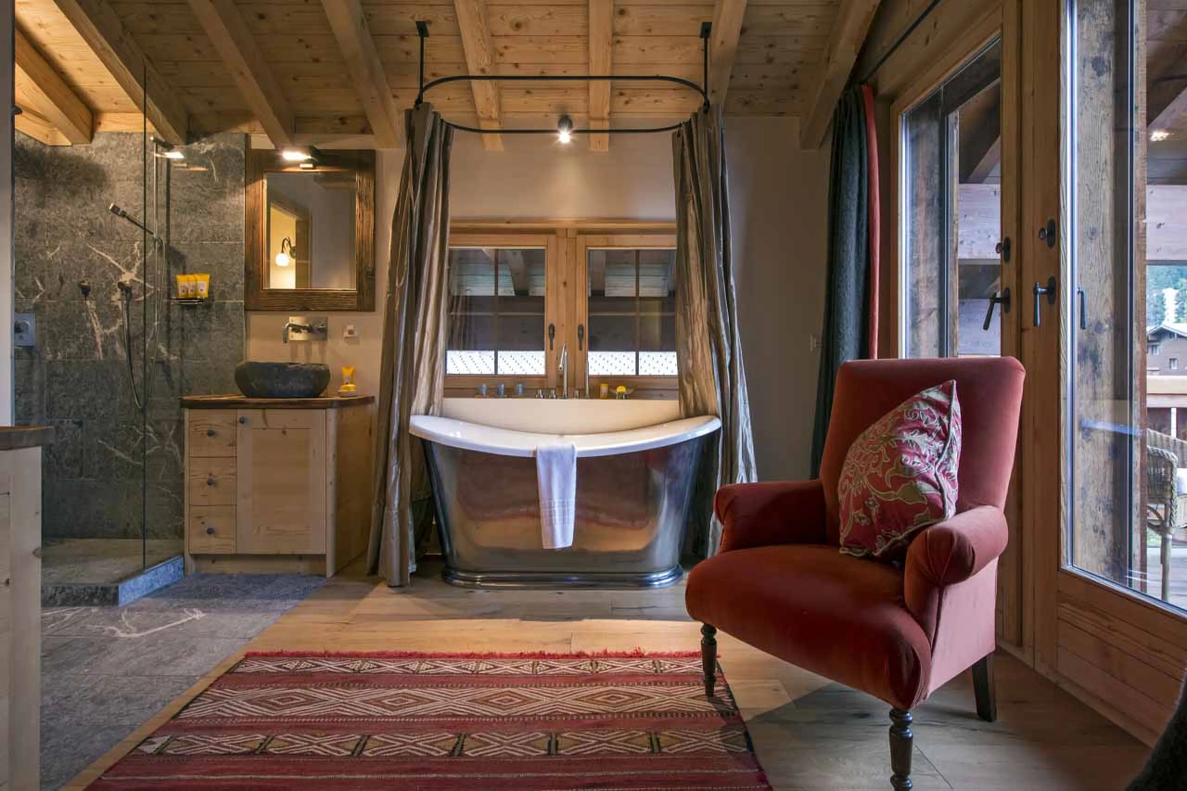 Bathtub at Penthouse Deux Riviers in Verbier