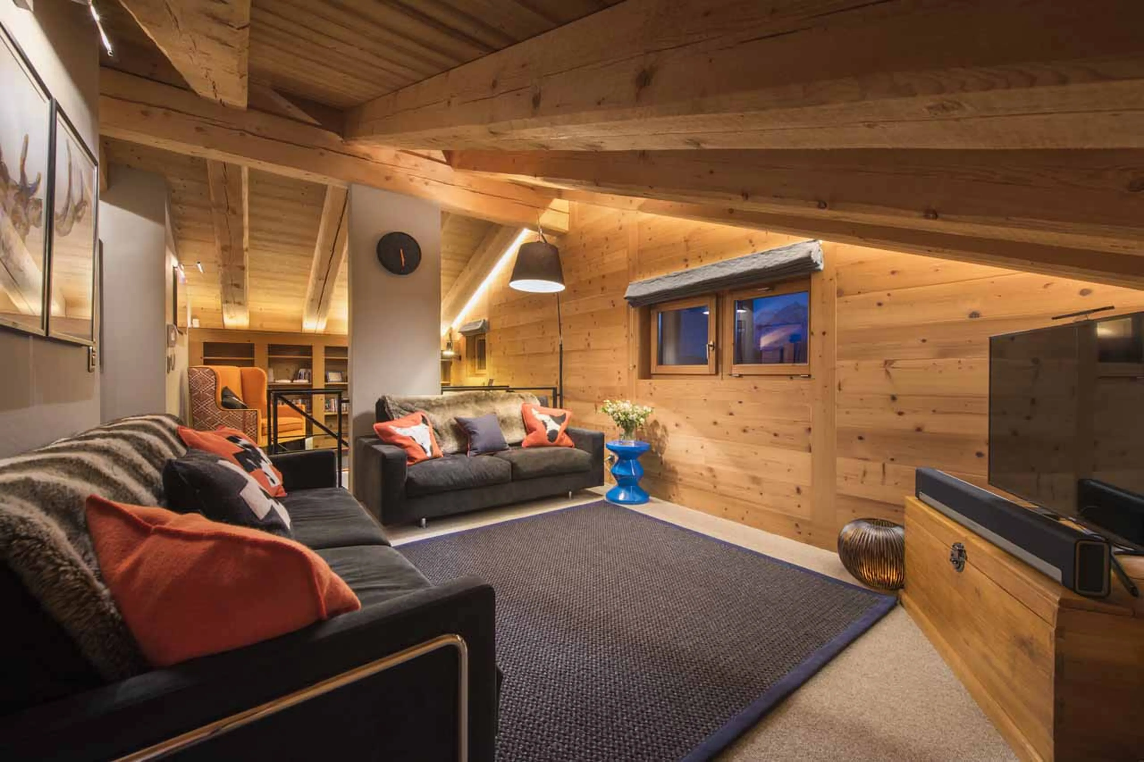 Sofa bed in snug at Penthouse Entre Ciel et Terre in Verbier