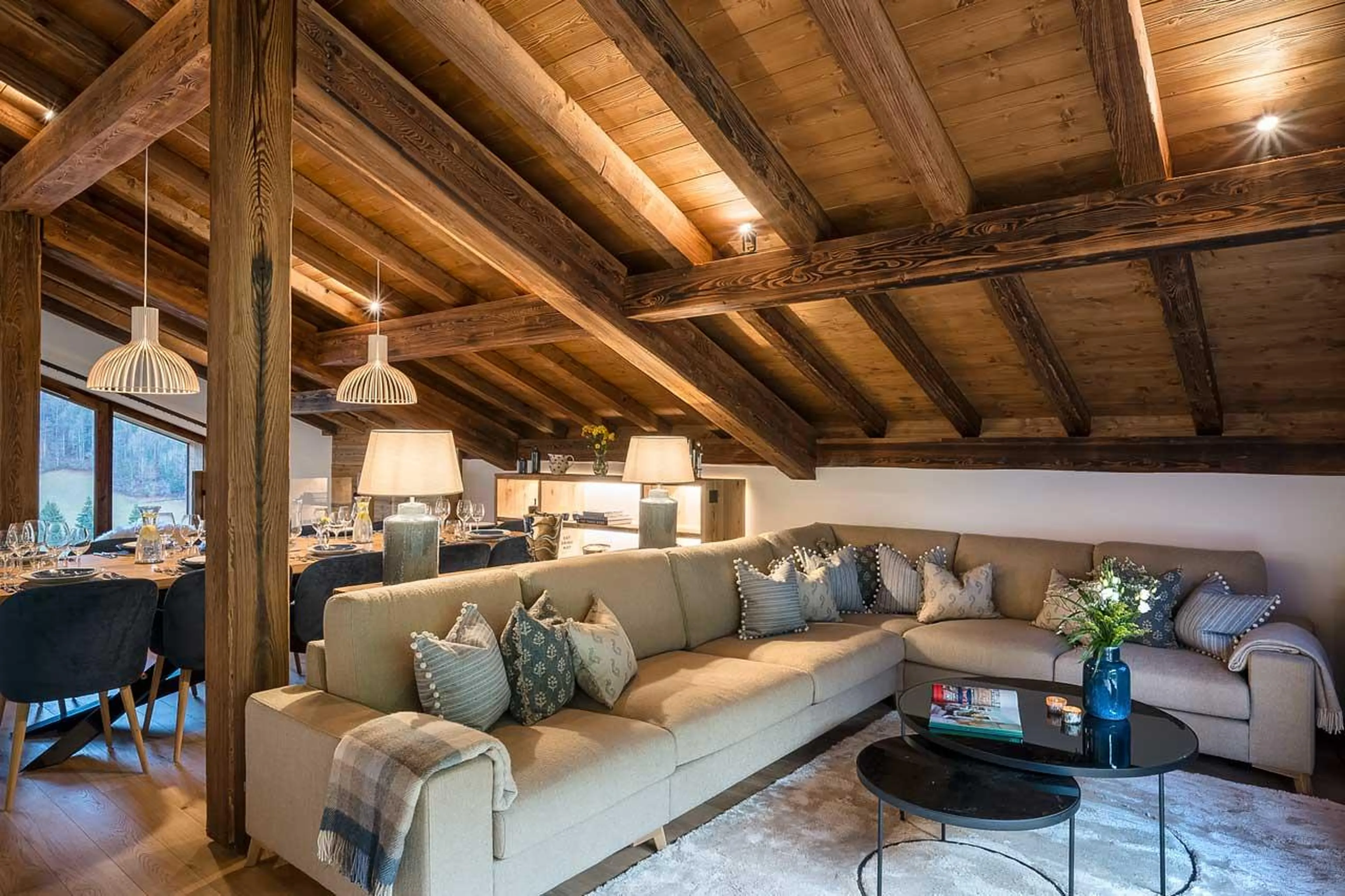 Wrap-around sofa in Penthouse Joy, Morzine