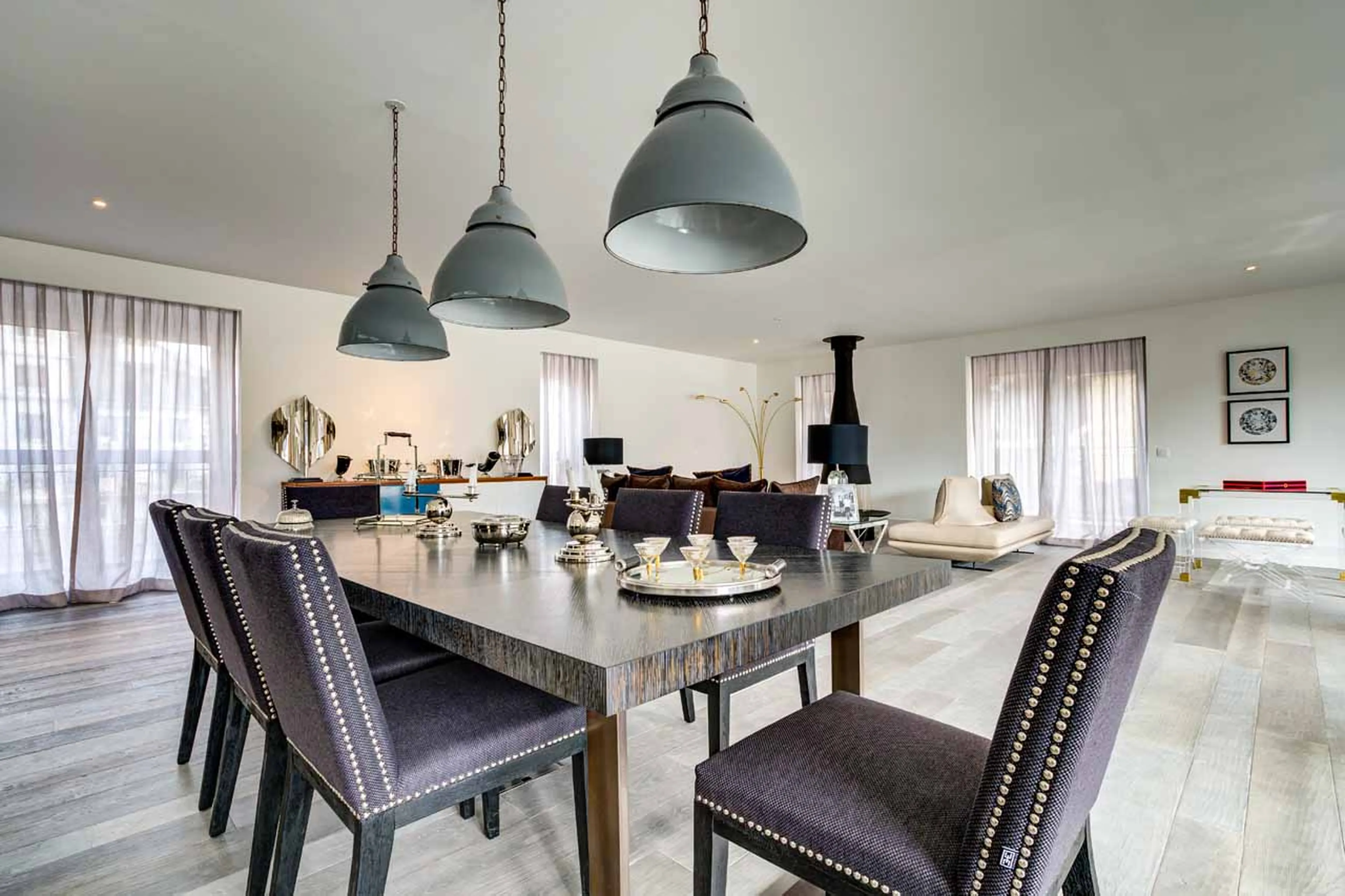 Dining table at Penthouse Le Lustre in Chamonix