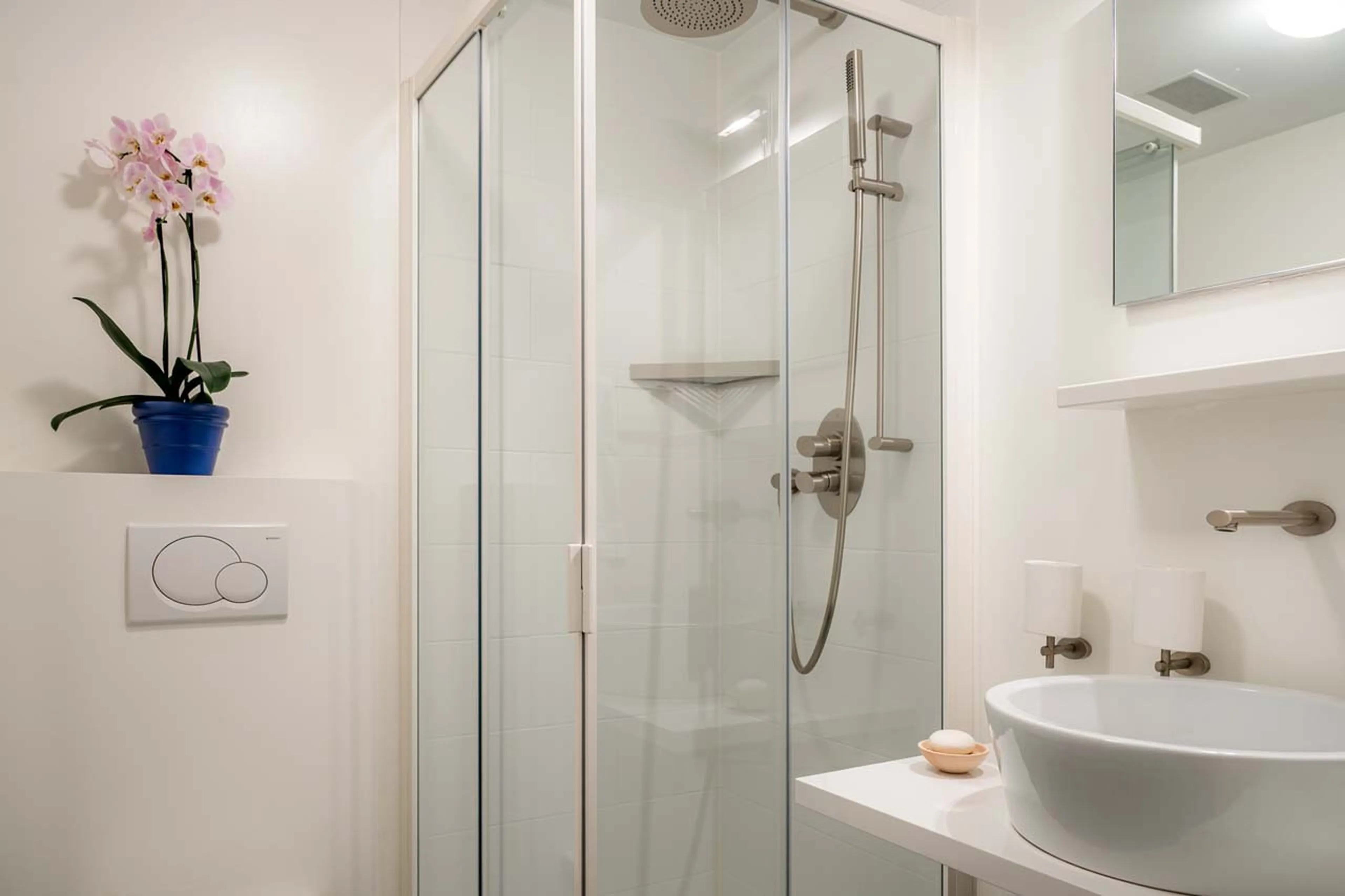 Separate shower room at Parrot Penthouse in Zermatt