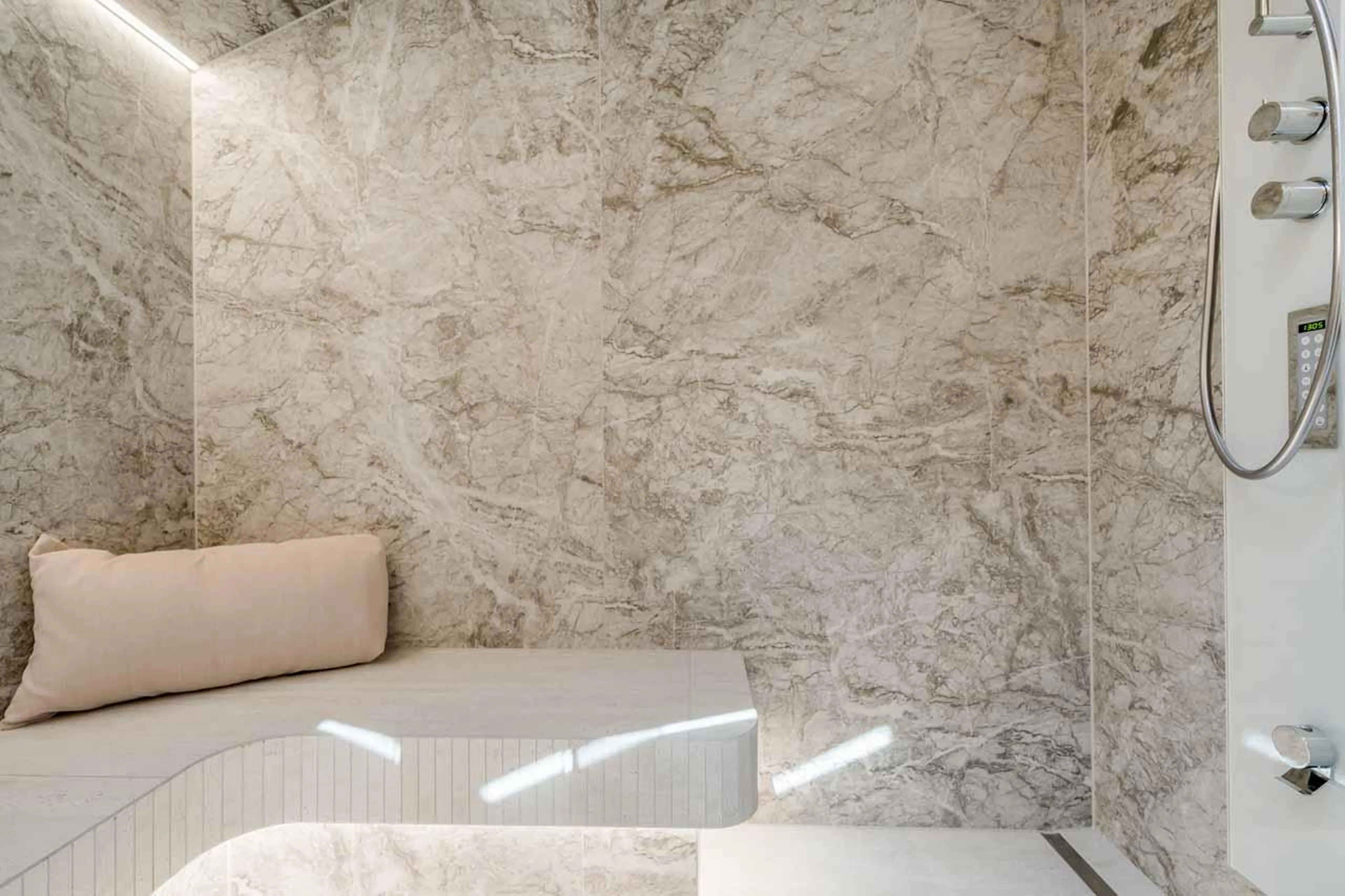 Steam shower at Penthouse Silvretta in Klosters