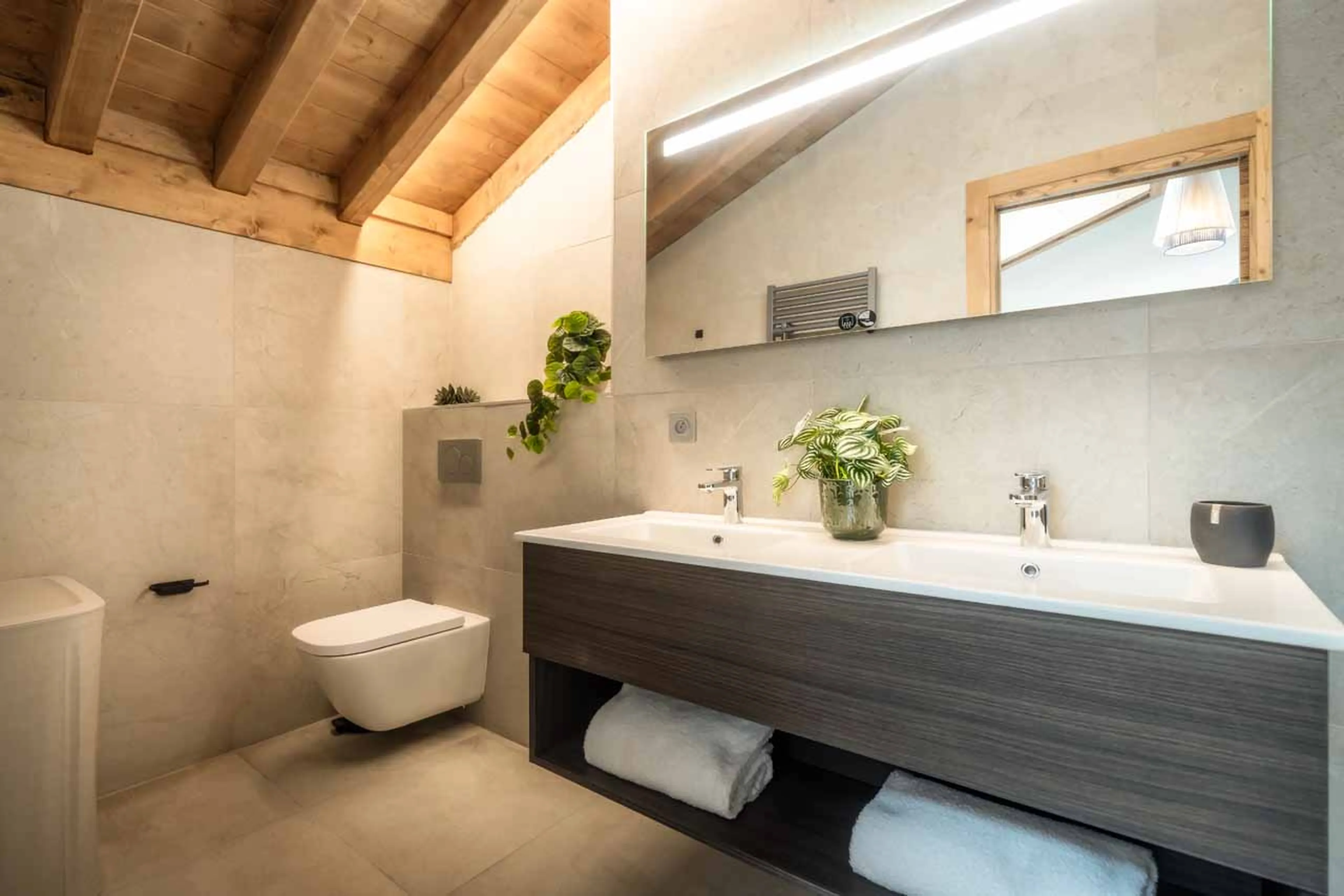 Bedroom 2 ensuite at Penthouse Snowgum in Morzine