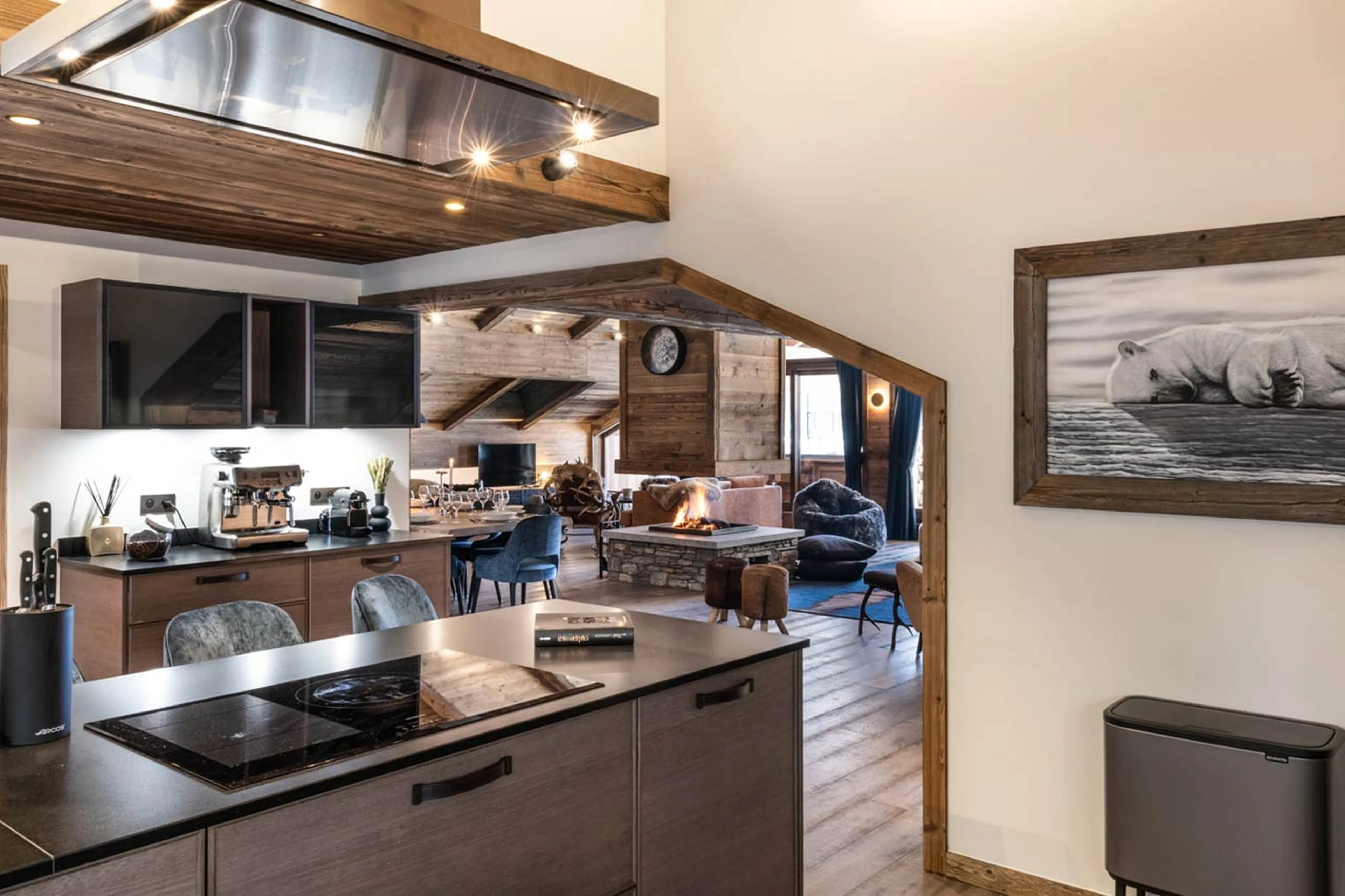 Kitchen with breakfast bar at Penthouse Vail Lodge B41 in Val d'Isere