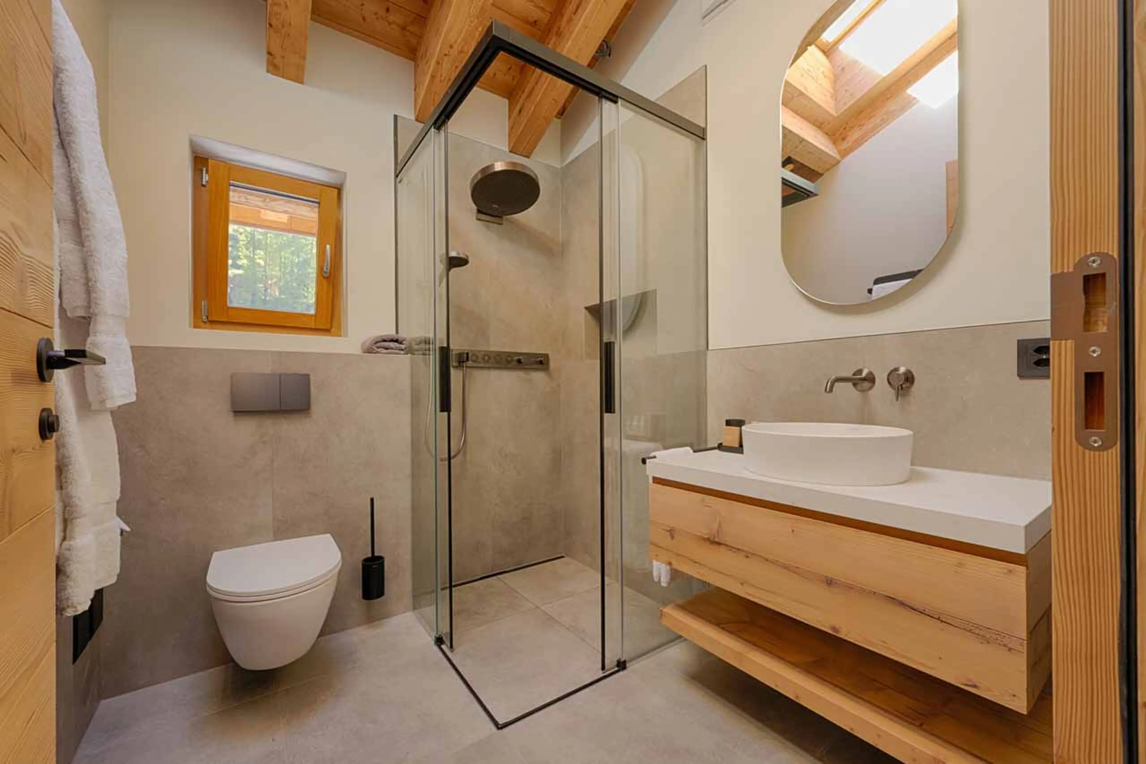 Bedroom 2 en-suite at Penthouse Weissmatten in Zermatt