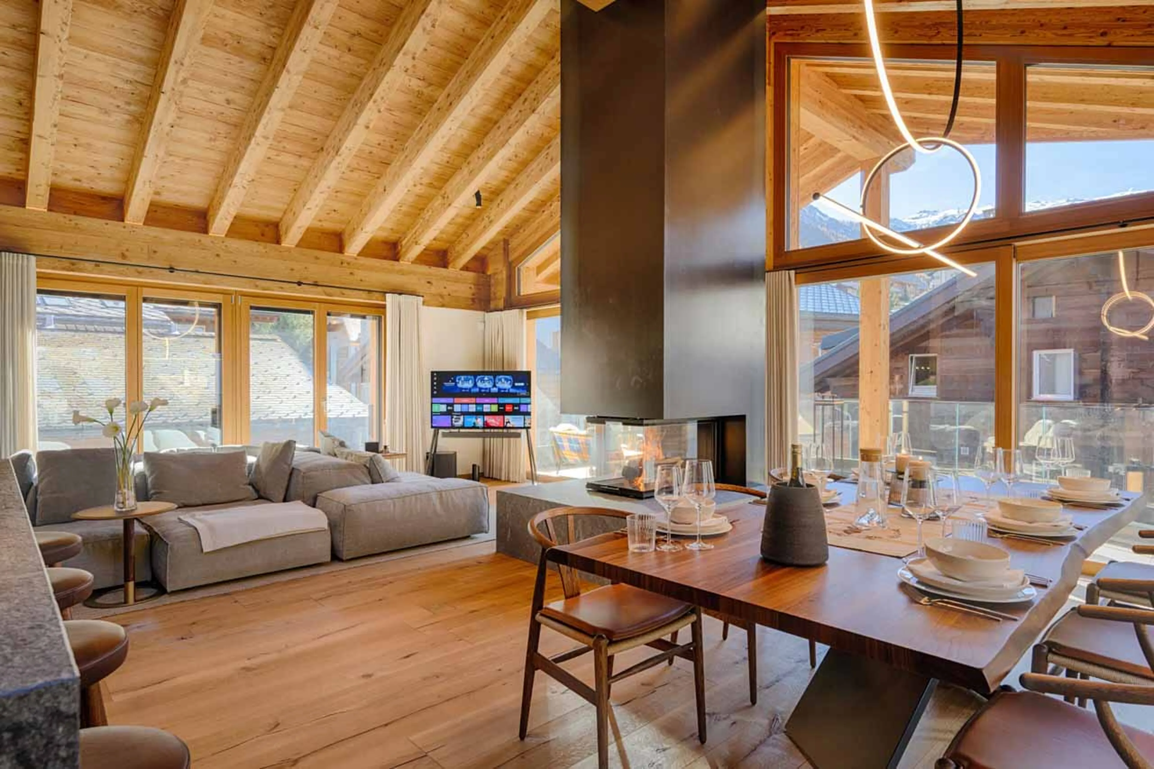 Dining area at Penthouse Weissmatten in Zermatt