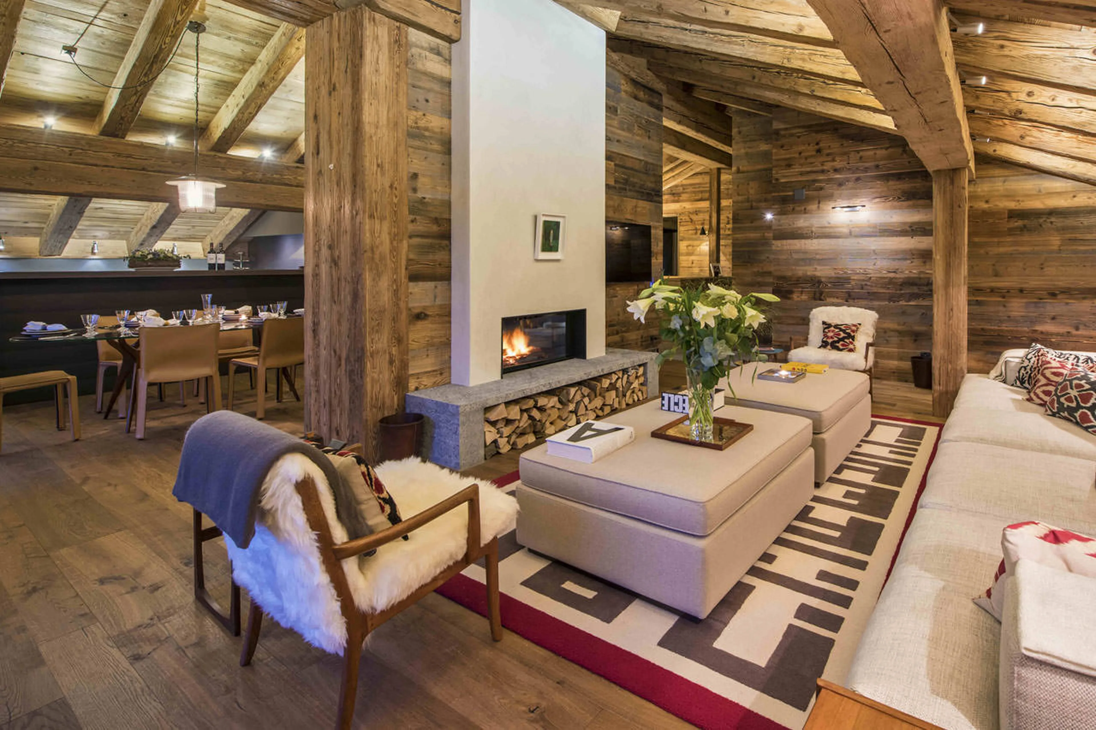 Second dining area at Place Blanche in Verbier