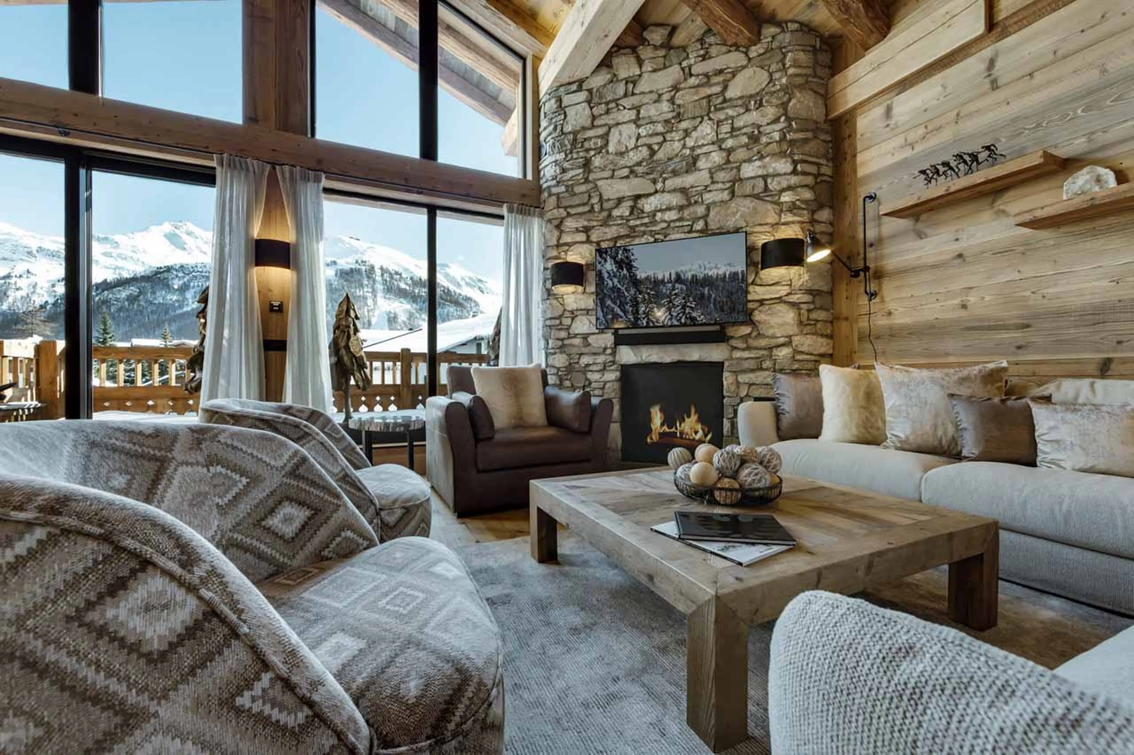 Open plan living area at Penthouse Rocca in Val d'Isere