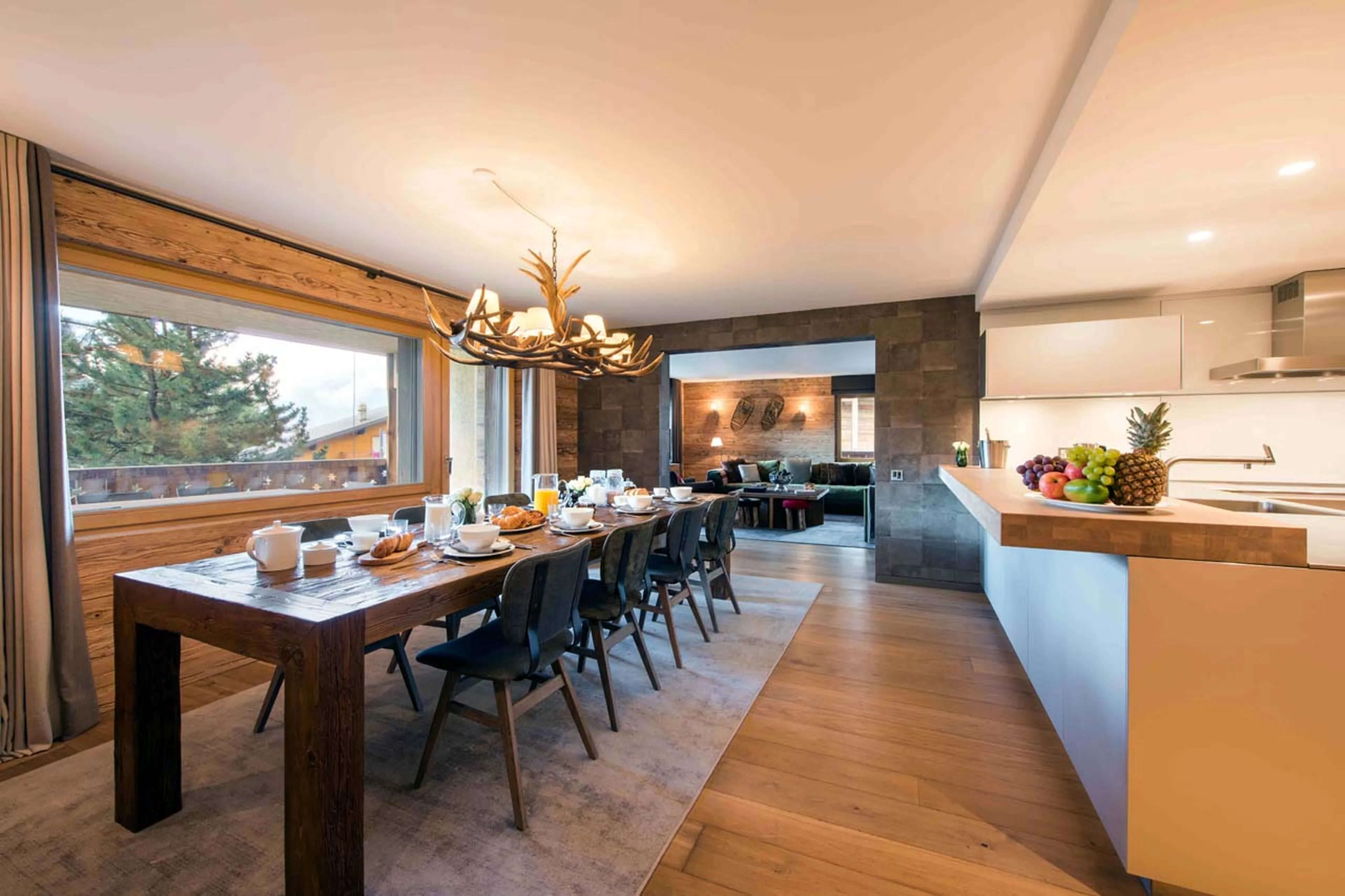 Open plan dining and kitchen area at Exterior of Apartment Rosalp 4 in Verbier