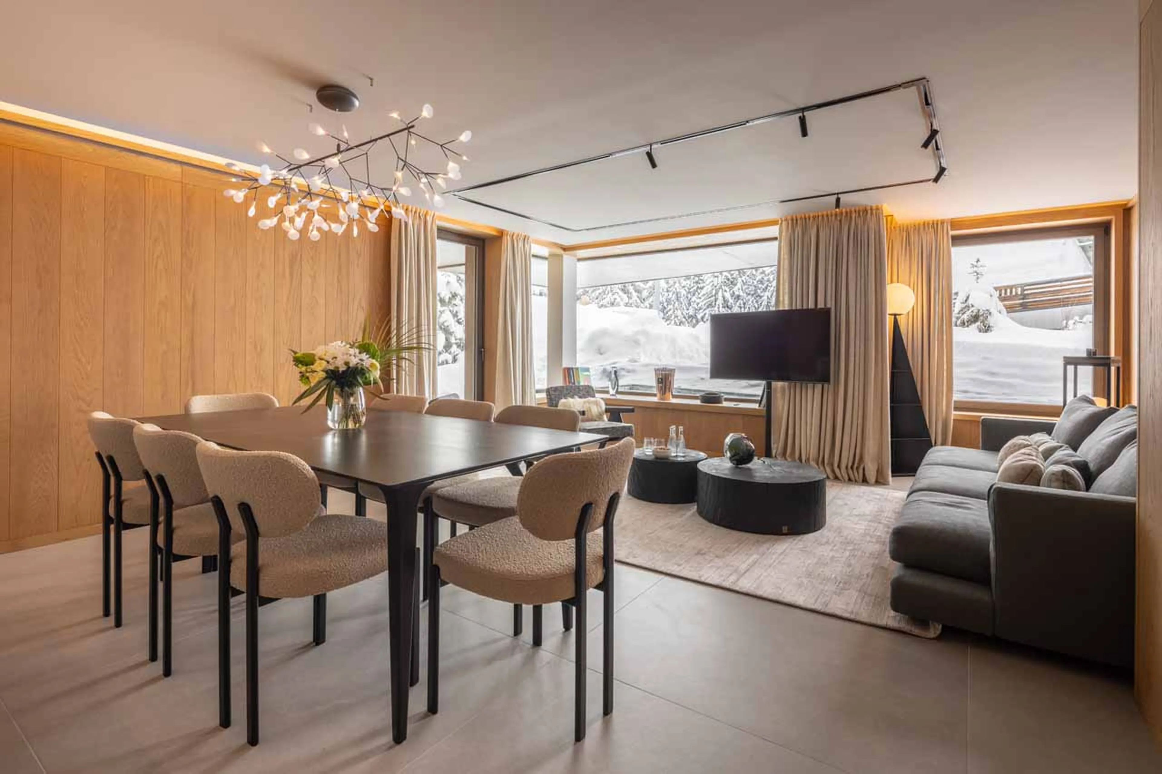Dining table and kitchen in Sasha Apartment 3, Courchevel 1850