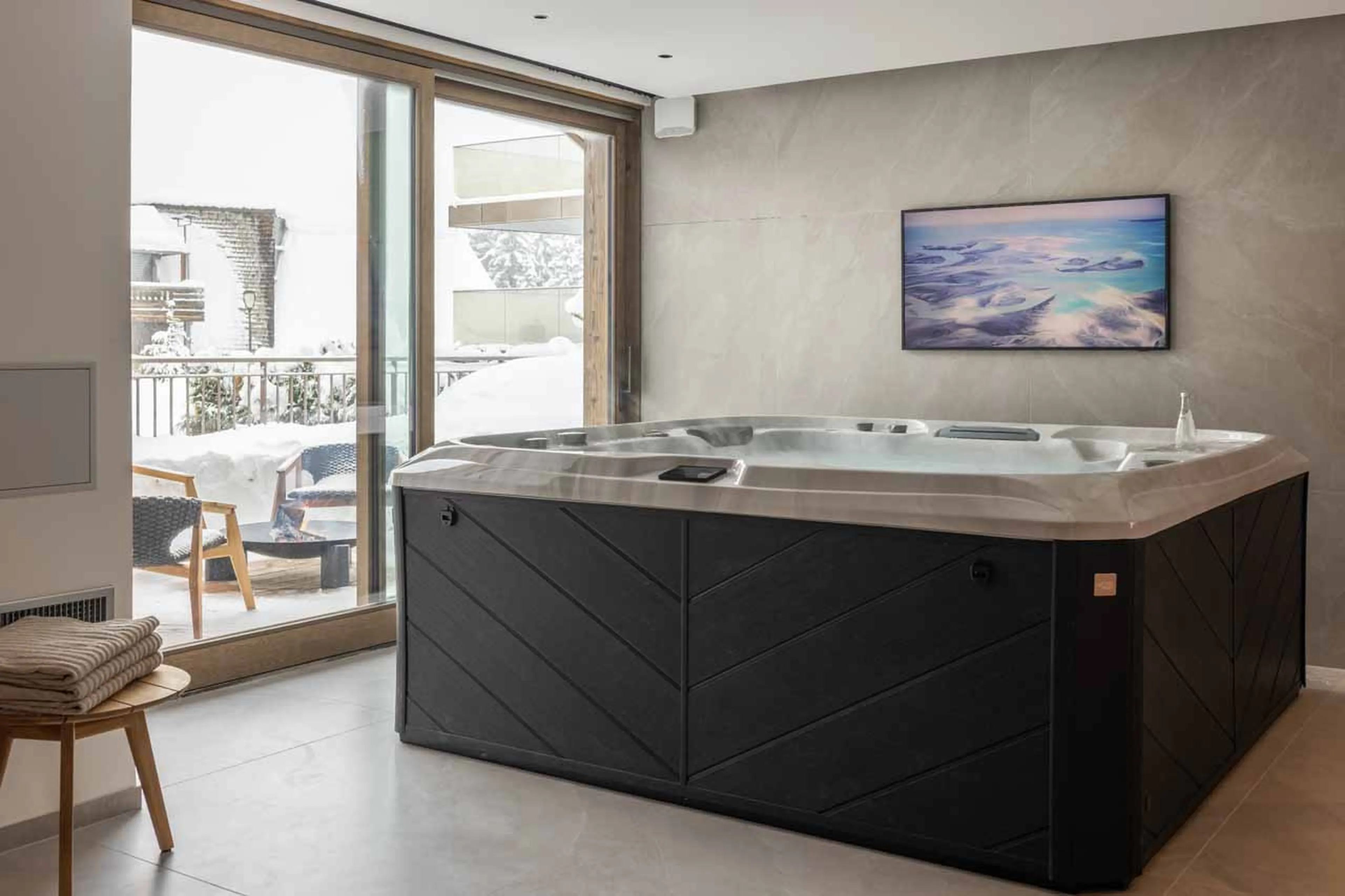 Hot tub at Sasha Apartment 4 in Courchevel 1850