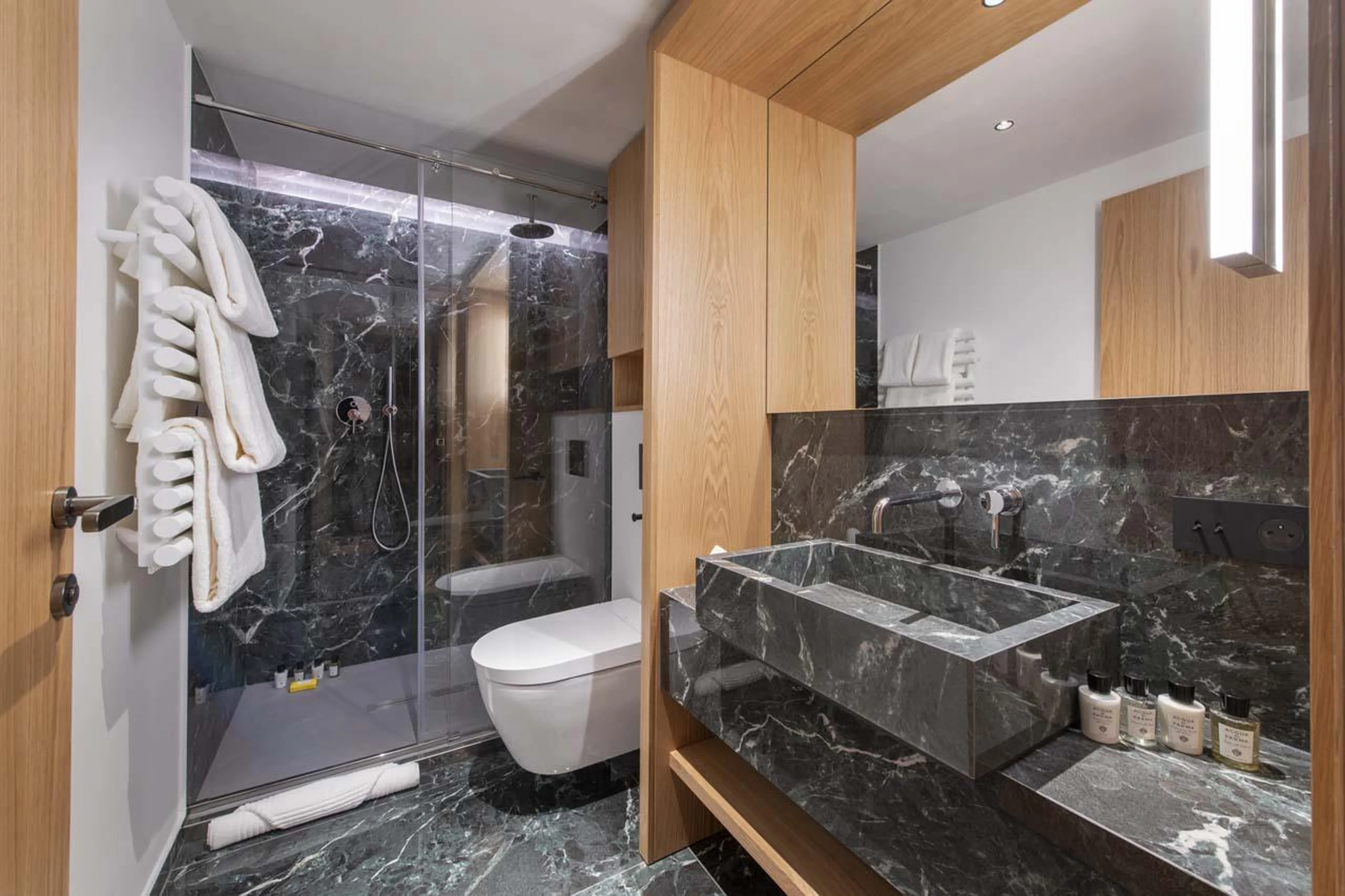 Shared shower room at Sasha Apartment 4 in Courchevel 1850