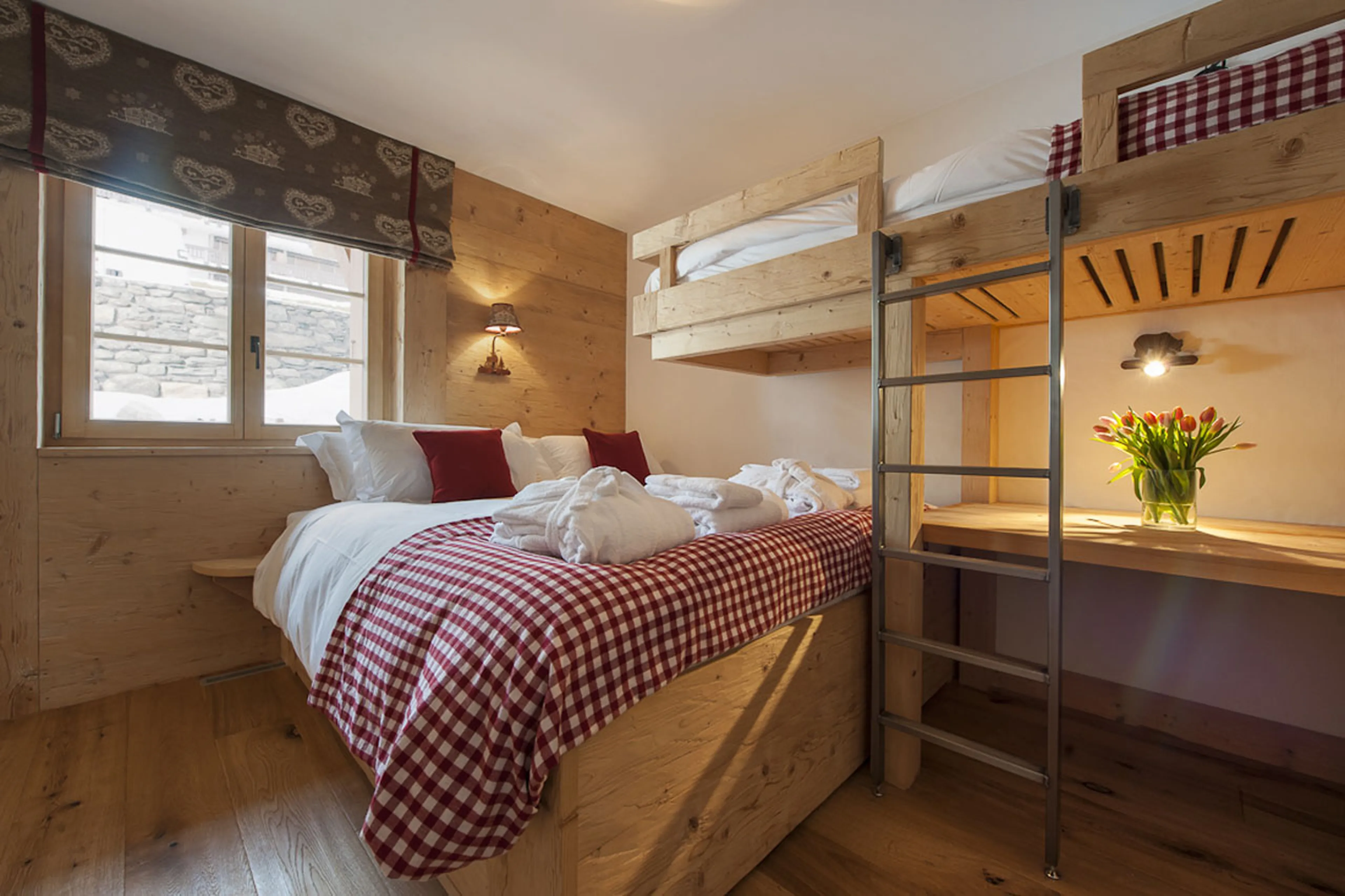 Triple bunk room at Apartment Sayeu 116 in Verbier