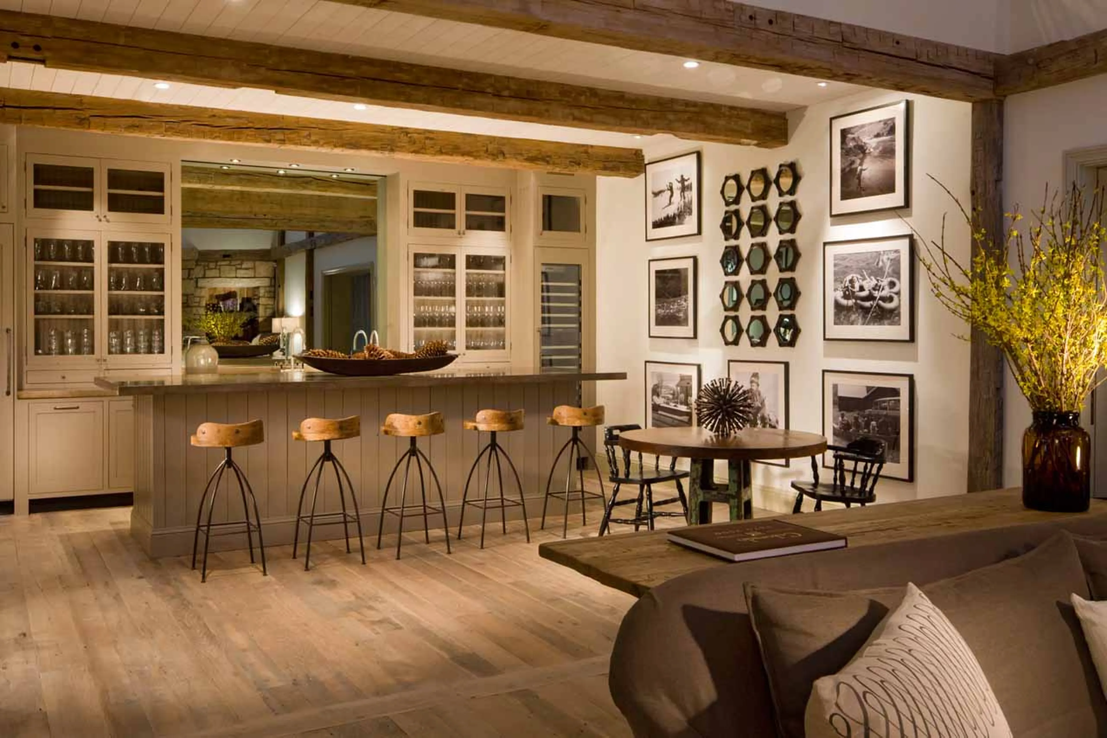 Bar at Scarp Ridge Lodge in Crested Butte