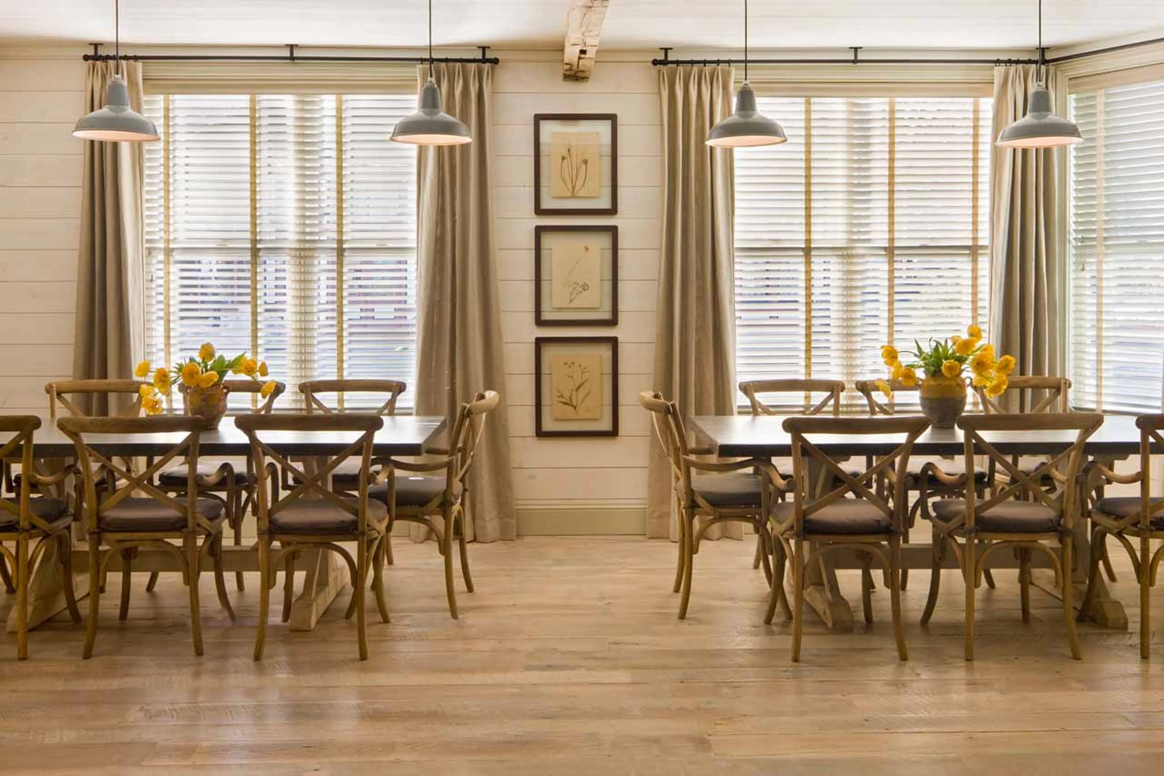 Dining area at Scarp Ridge Lodge in Crested Butte