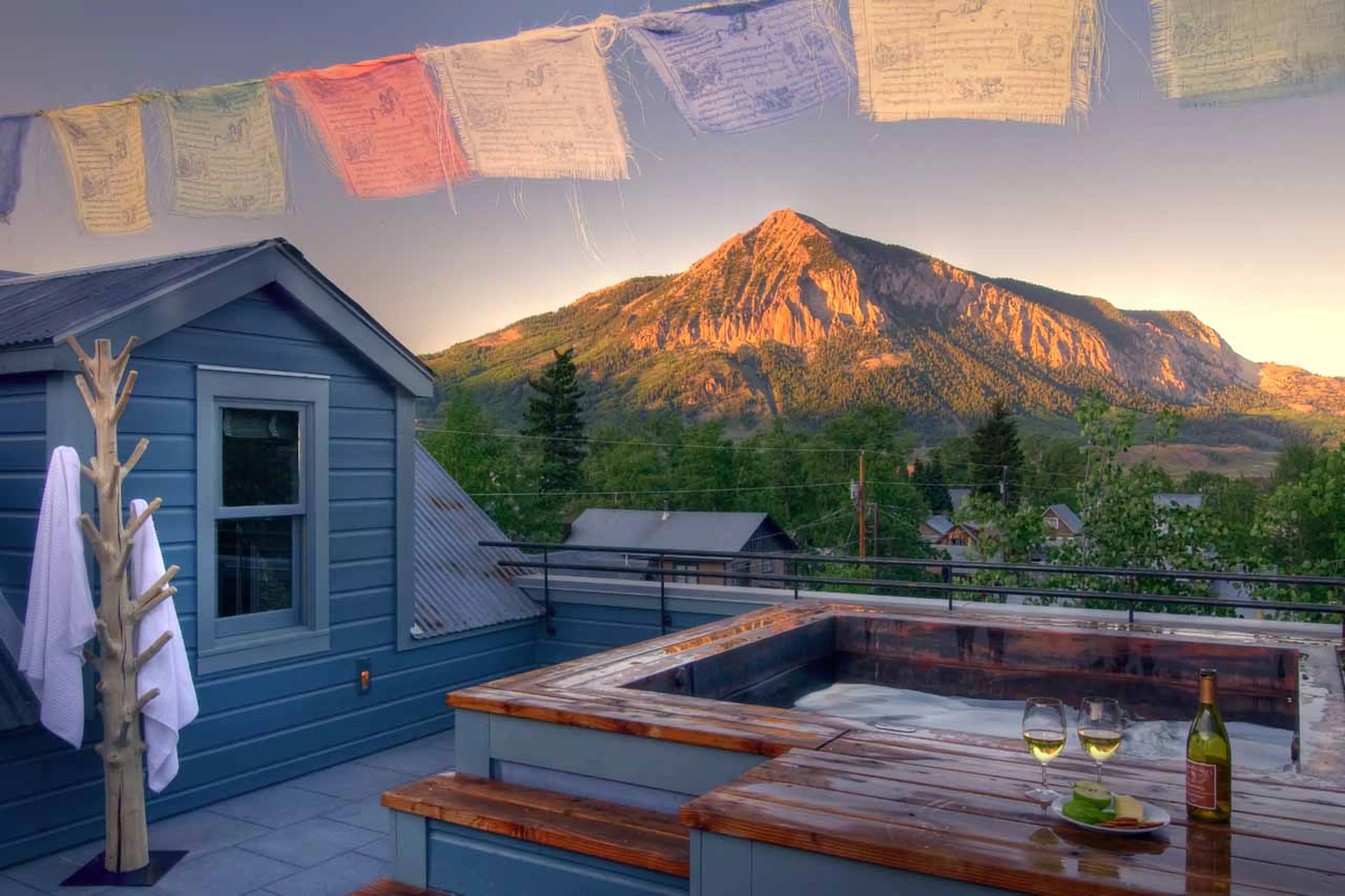 Rooftop hot tub at Scarp Ridge Lodge in Crested Butte