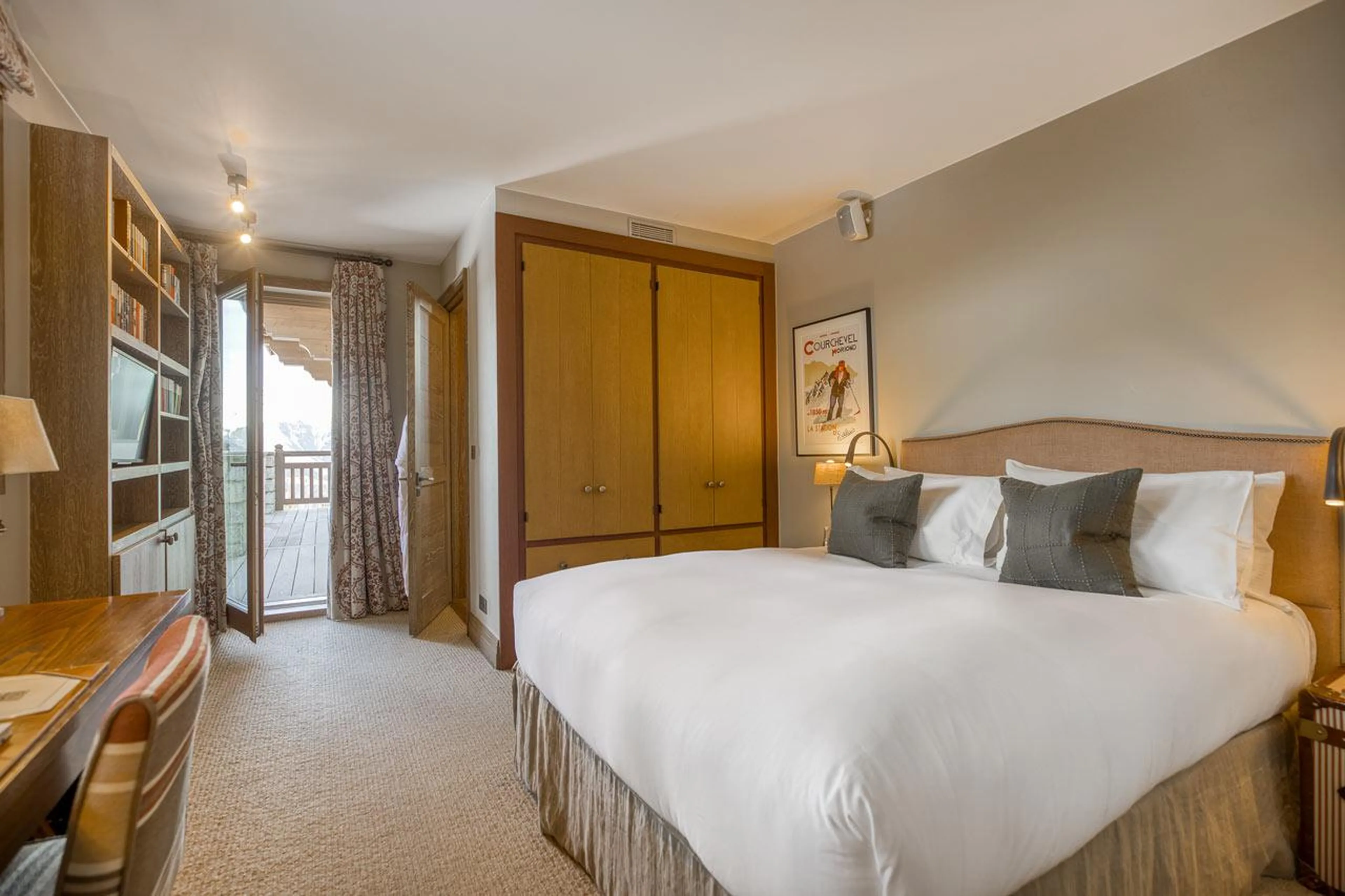 Double en-suite bedroom with terrace access in Shemshak Lodge in Courchevel 1850